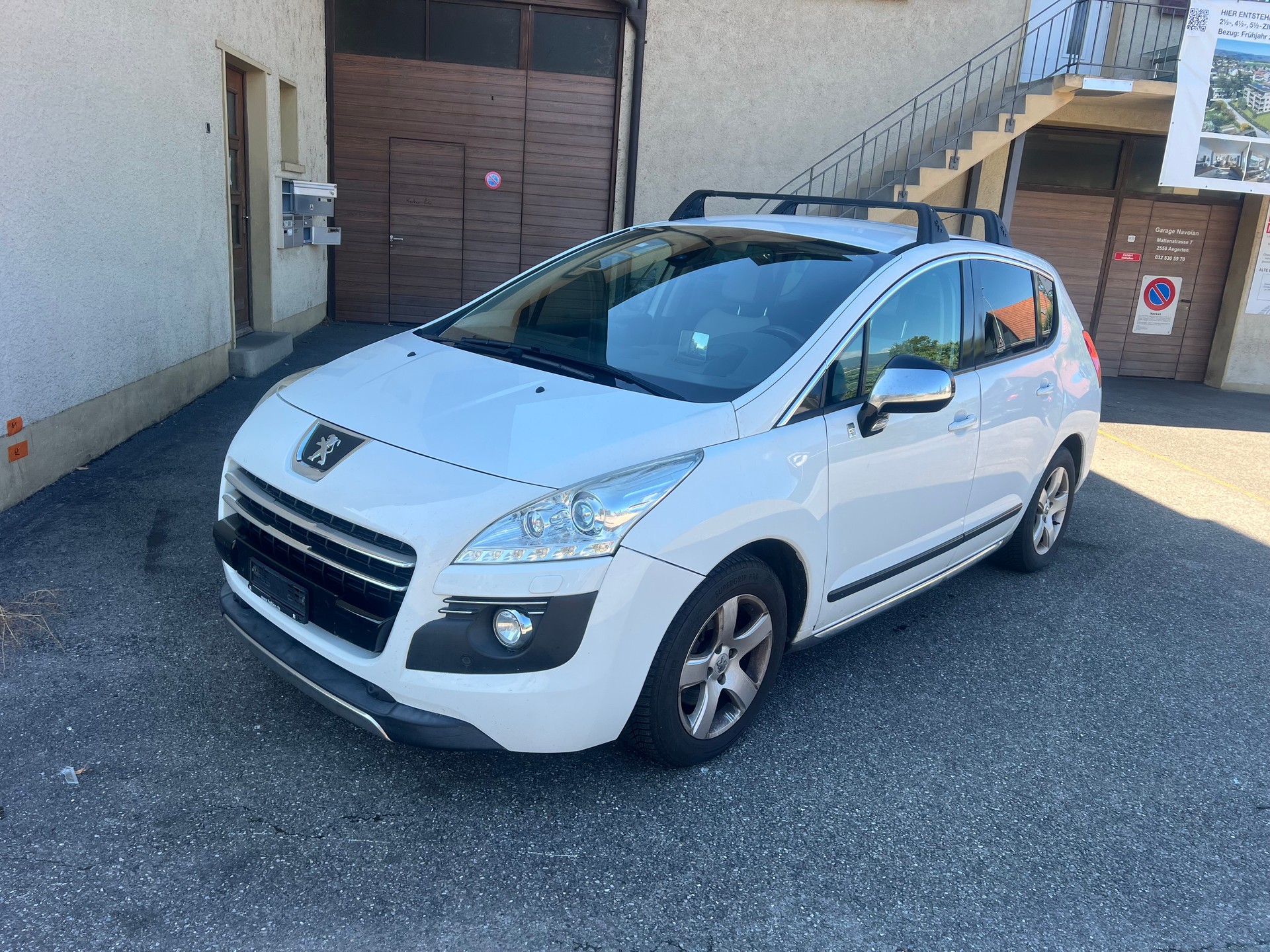 PEUGEOT 3008 HYbrid4 2.0 HDI EGS6-showroom-element-1