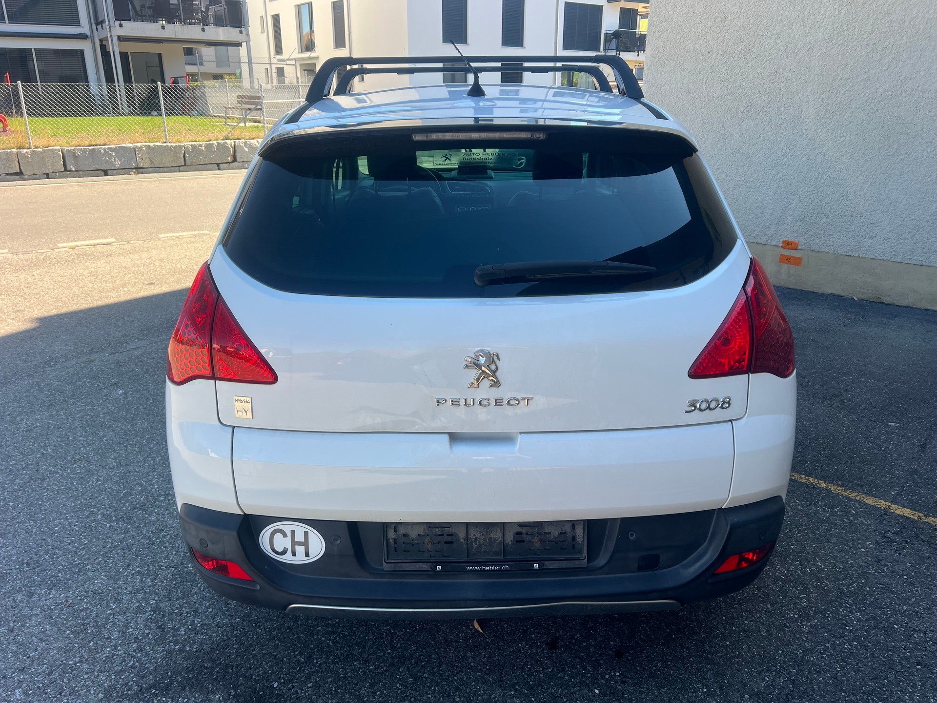 PEUGEOT 3008 HYbrid4 2.0 HDI EGS6-image-4