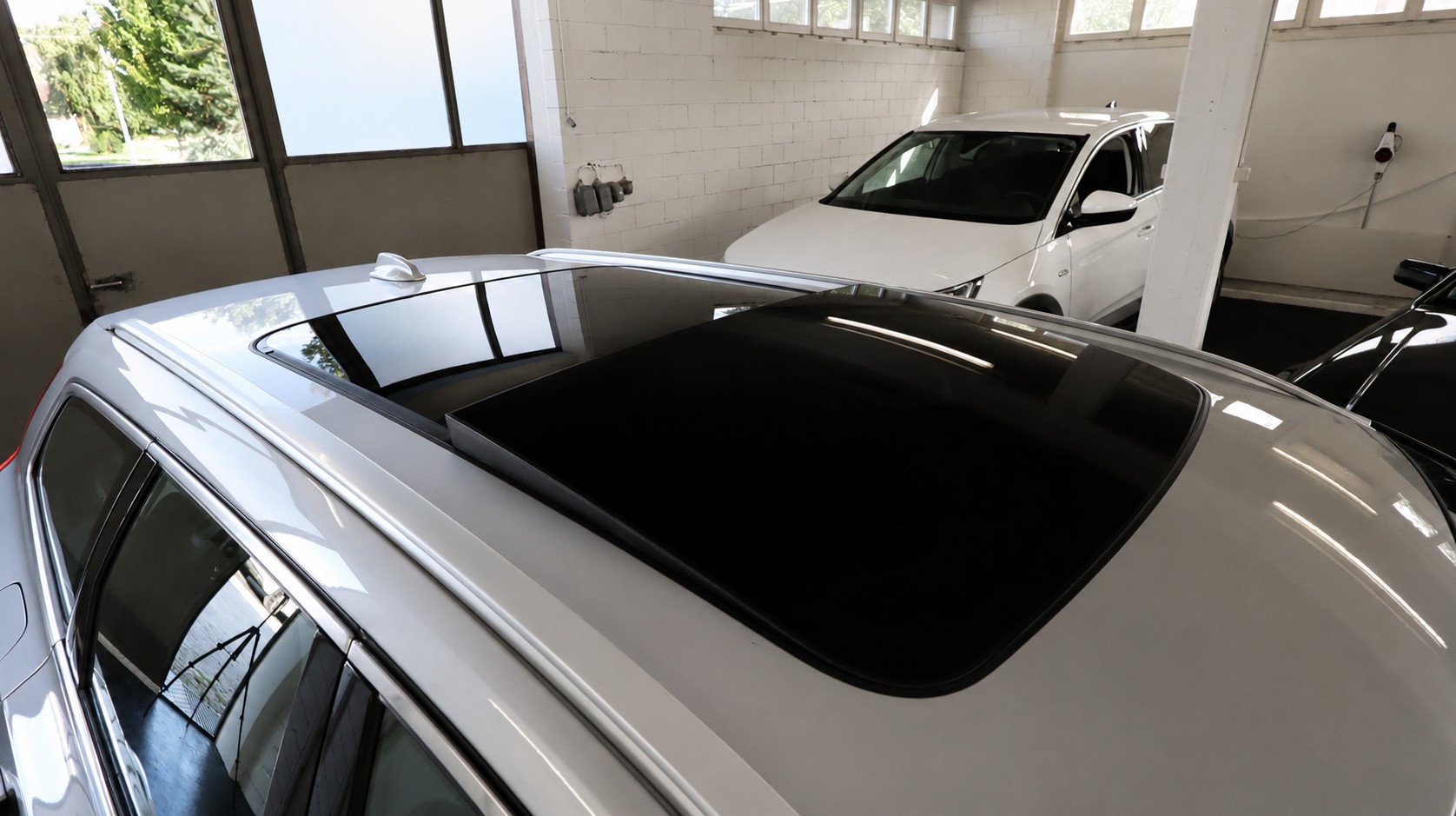 VOLVO V90 D5 AWD Momentum Geartronic Powerpulse-image-25