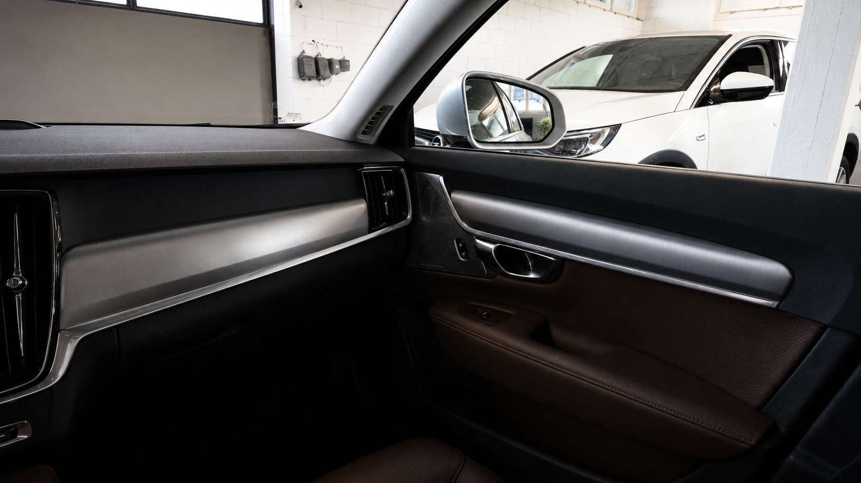 VOLVO V90 D5 AWD Momentum Geartronic Powerpulse-image-14