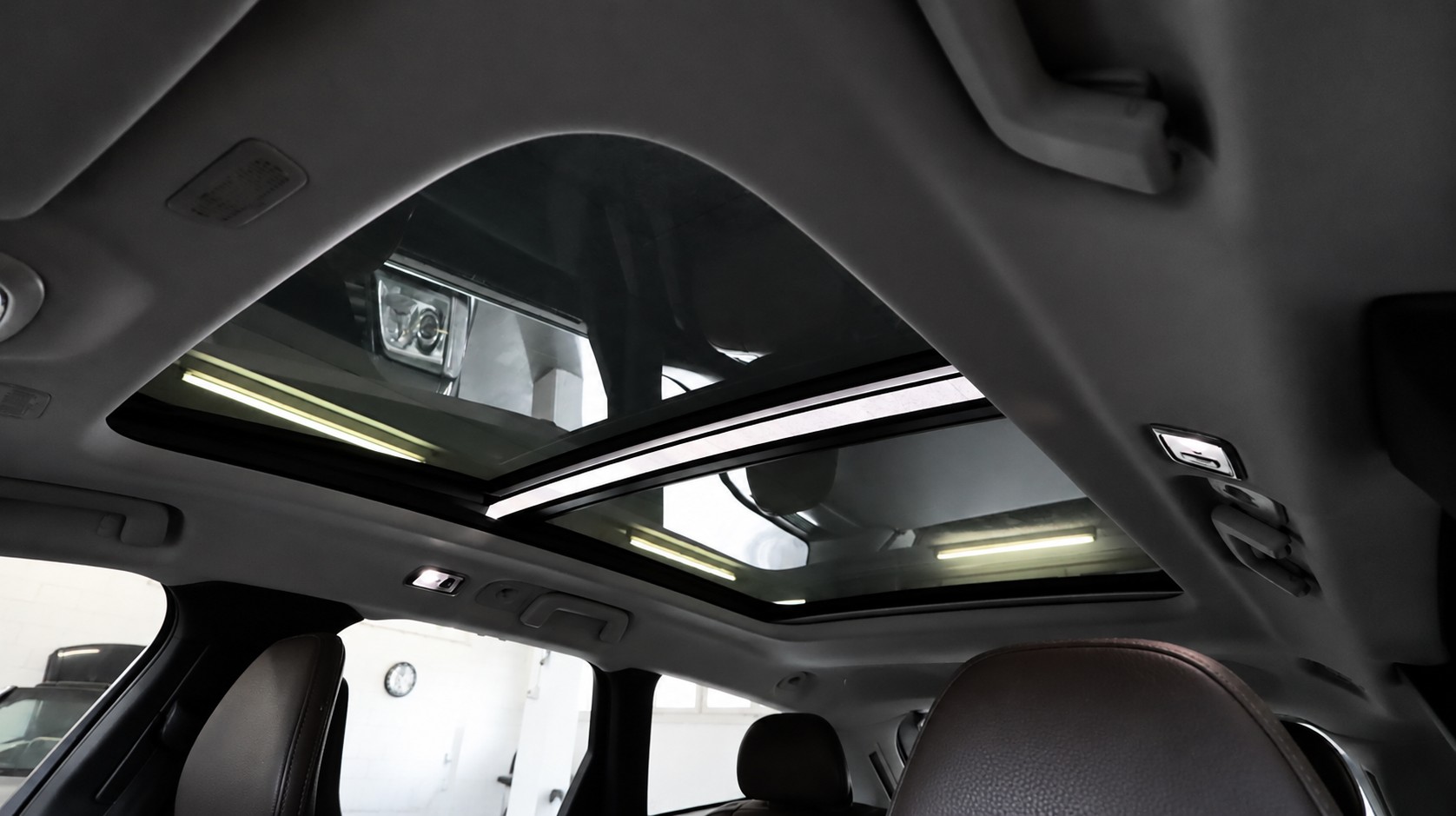 VOLVO V90 D5 AWD Momentum Geartronic Powerpulse-image-17