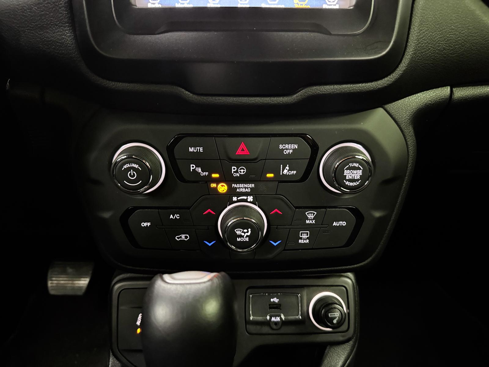JEEP Renegade 1.4 Turbo Limited AWD-image-18