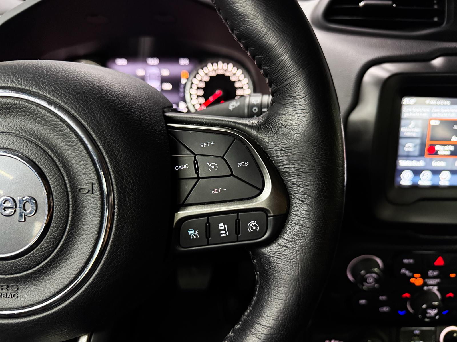 JEEP Renegade 1.4 Turbo Limited AWD-image-12