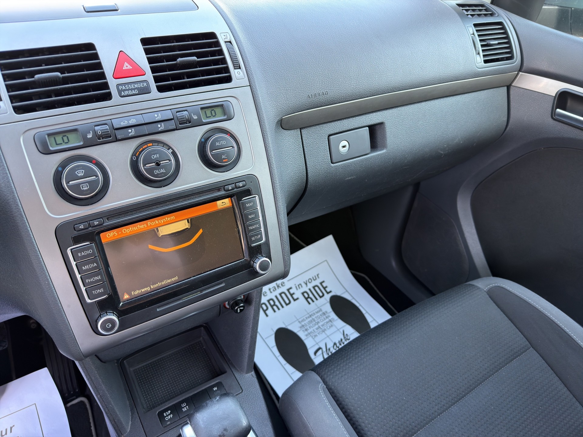 VW Touran 1.4 TSI Team DSG 7 plätze-image-12