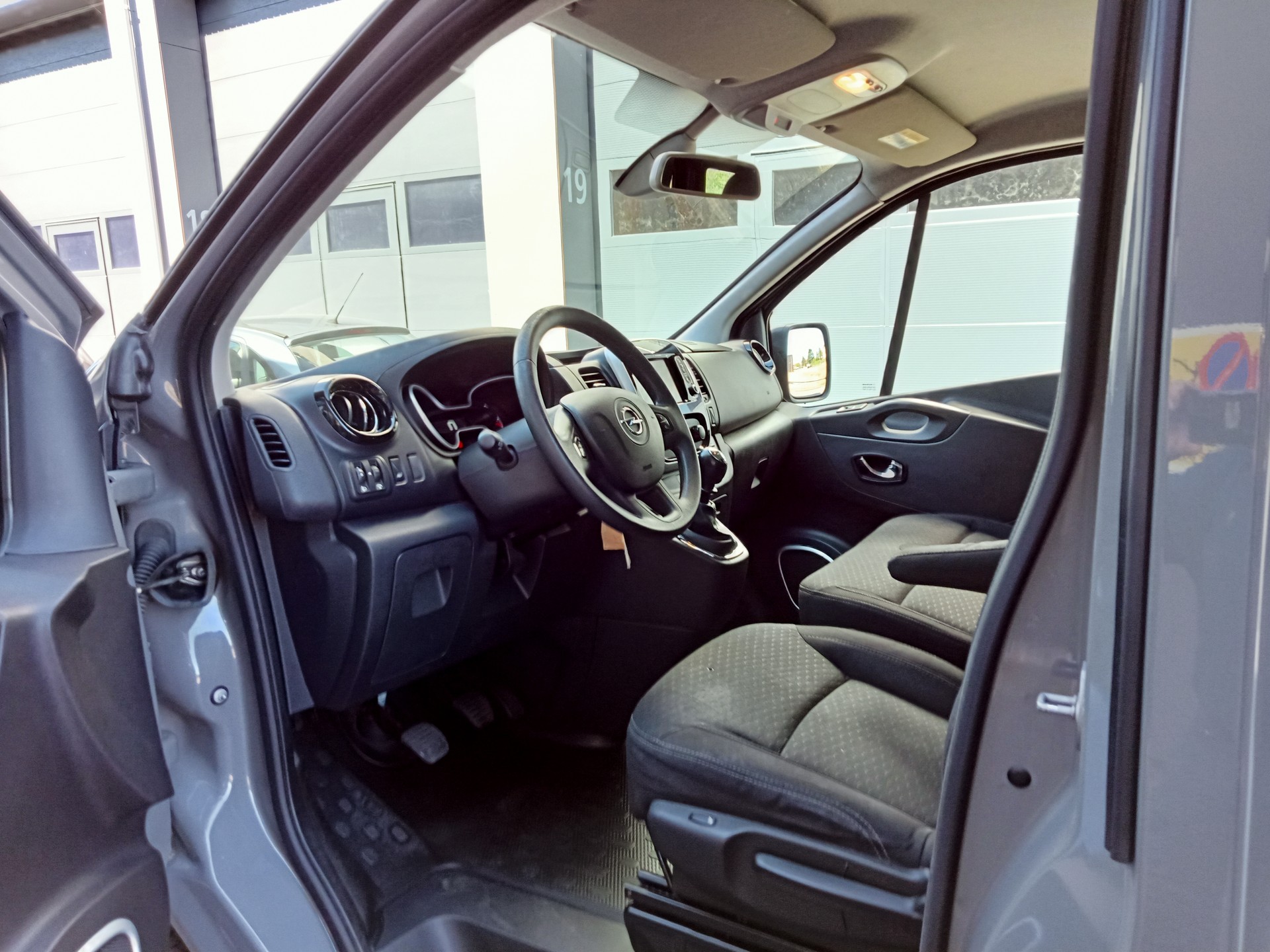 OPEL Vivaro 1.6 CDTI Combi+ 2.9t L2H1-image-8