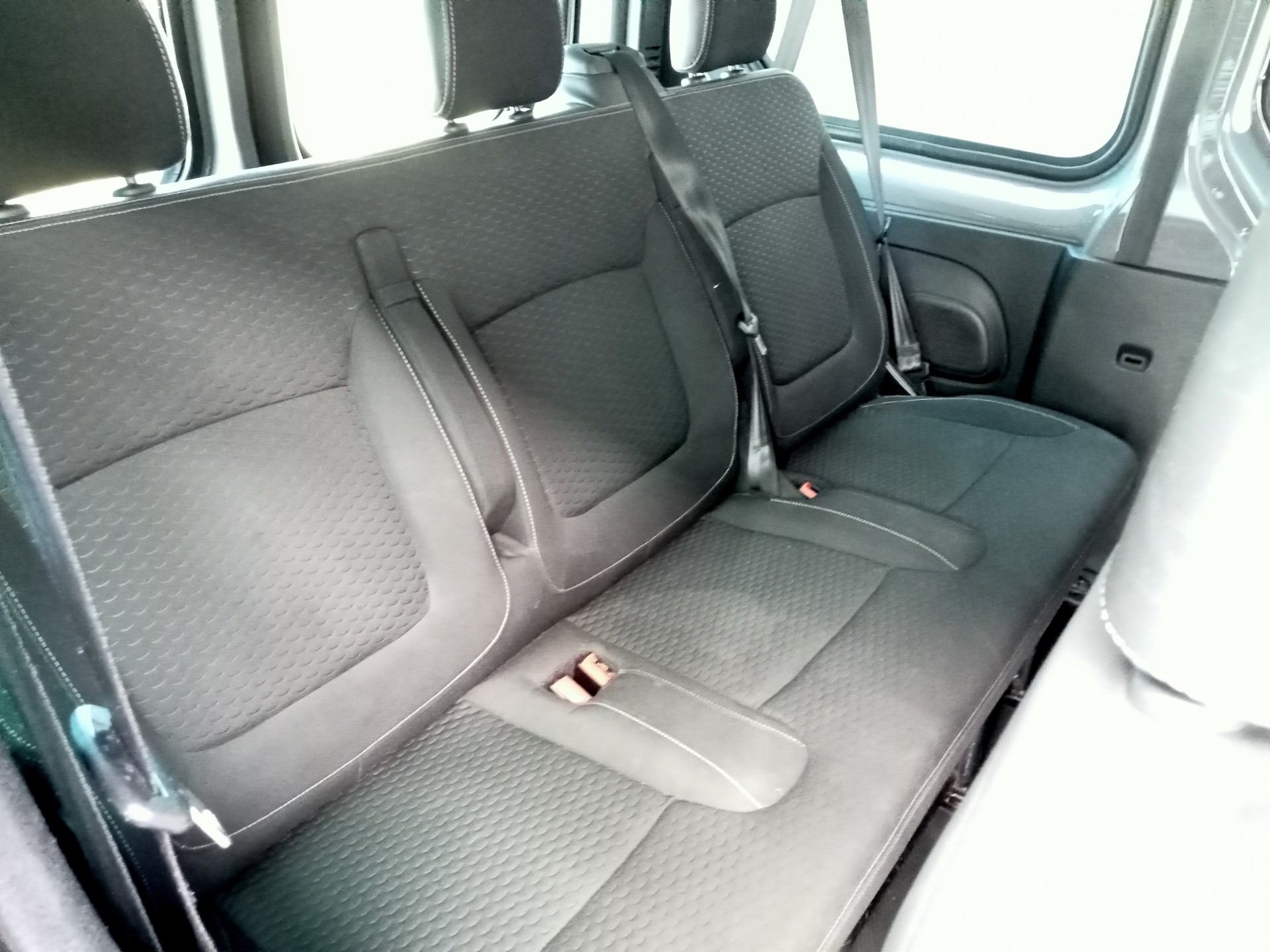 OPEL Vivaro 1.6 CDTI Combi+ 2.9t L2H1-image-10