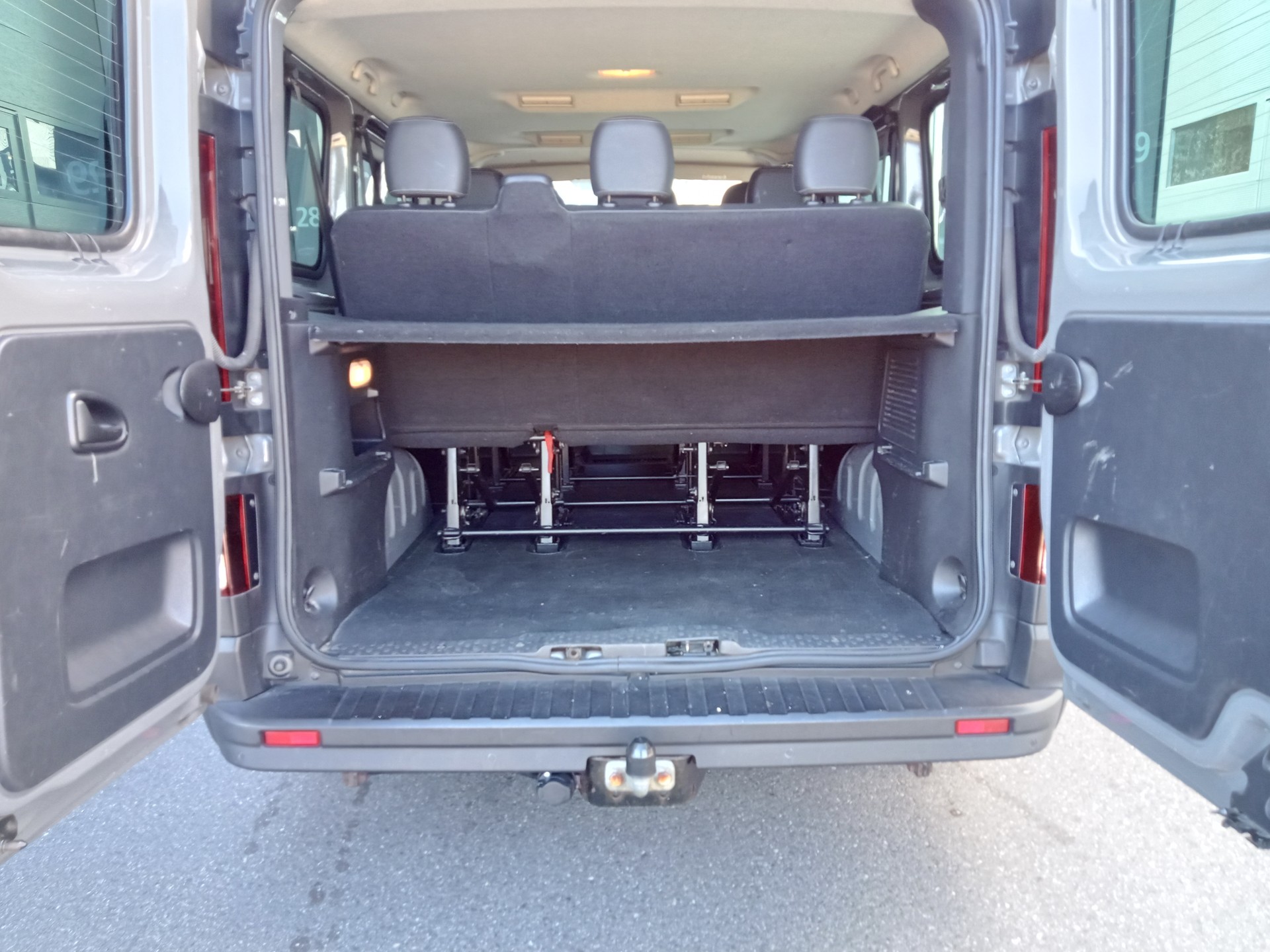 OPEL Vivaro 1.6 CDTI Combi+ 2.9t L2H1-image-12