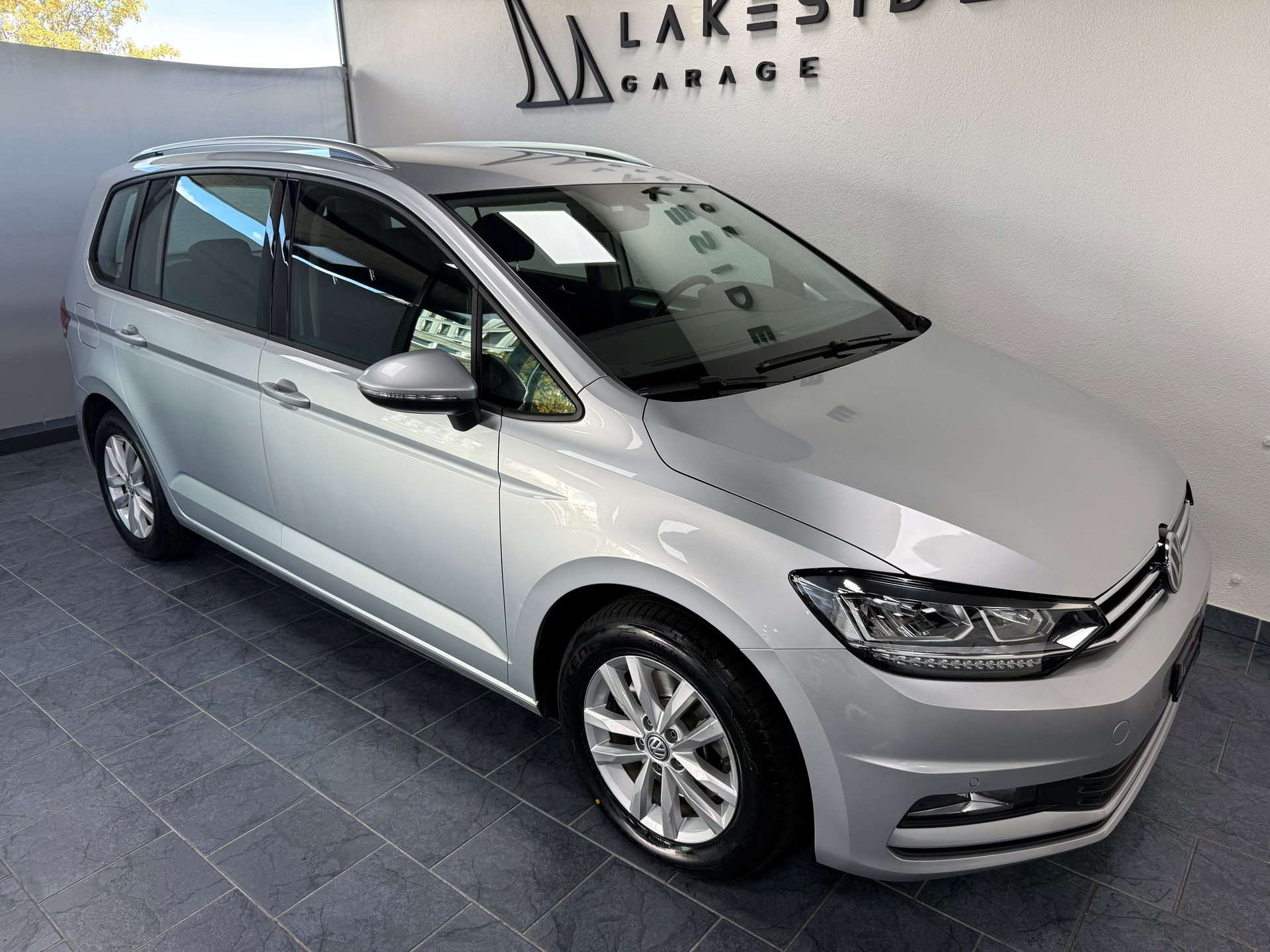 VW Touran 1.6 TDI BlueMotion Technology Trendline DSG-showroom-element-2