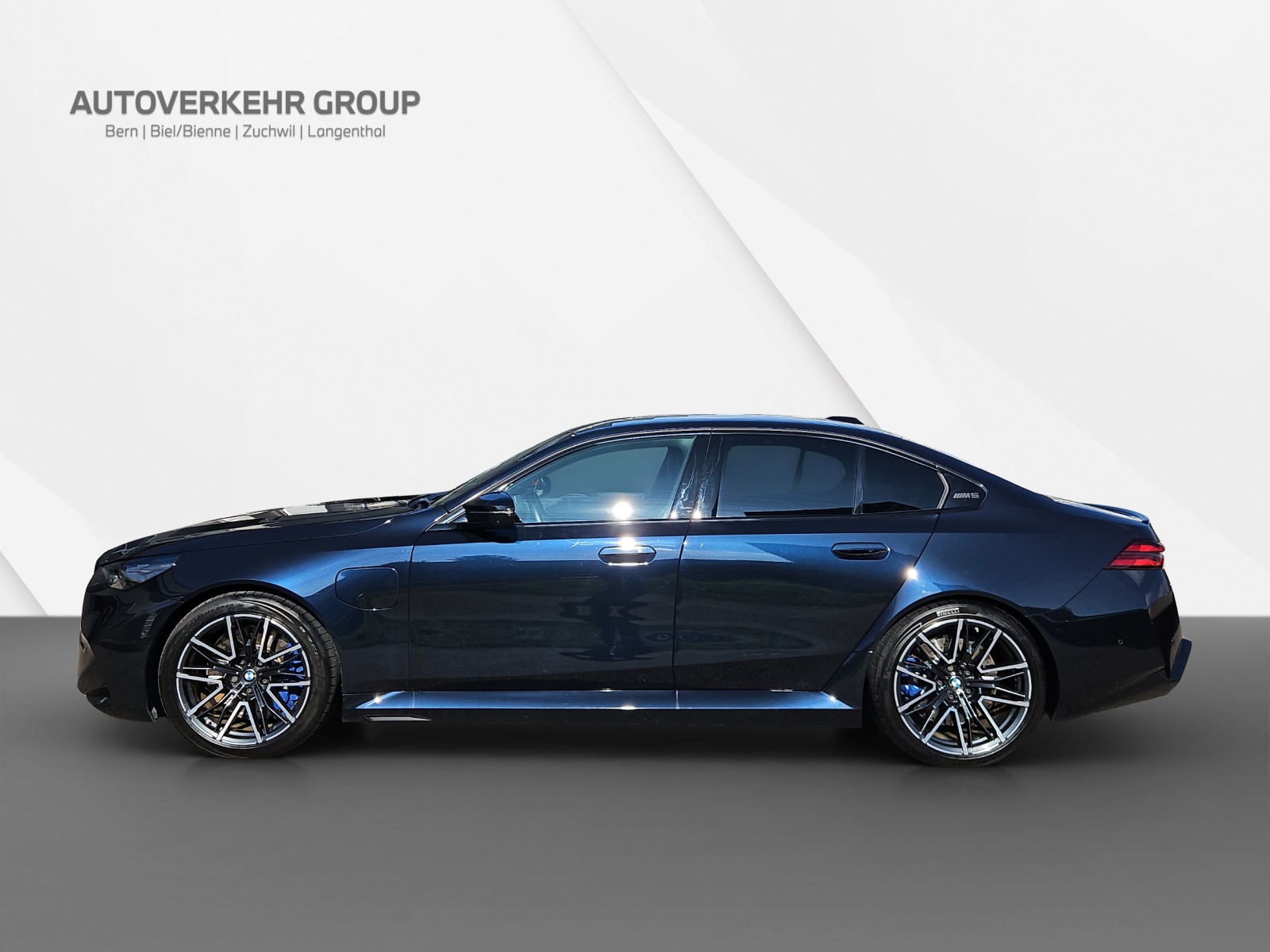 BMW M5 xDrive Limousine-showroom-element-3