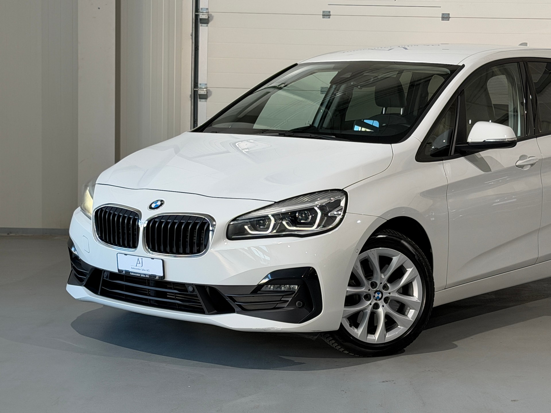 BMW 220d xDrive Gran Tourer Steptronic (CH)-showroom-element-1