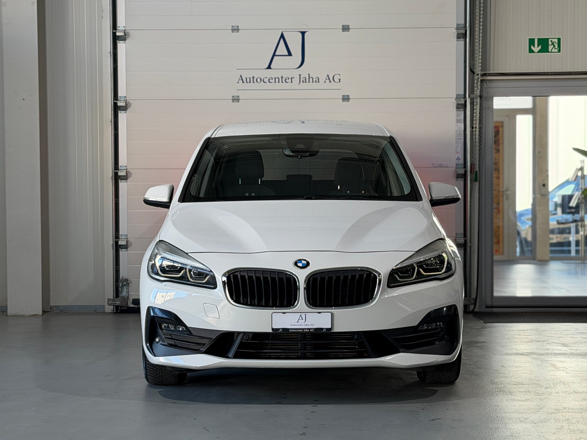 BMW 220d xDrive Gran Tourer Steptronic (CH)-showroom-element-3