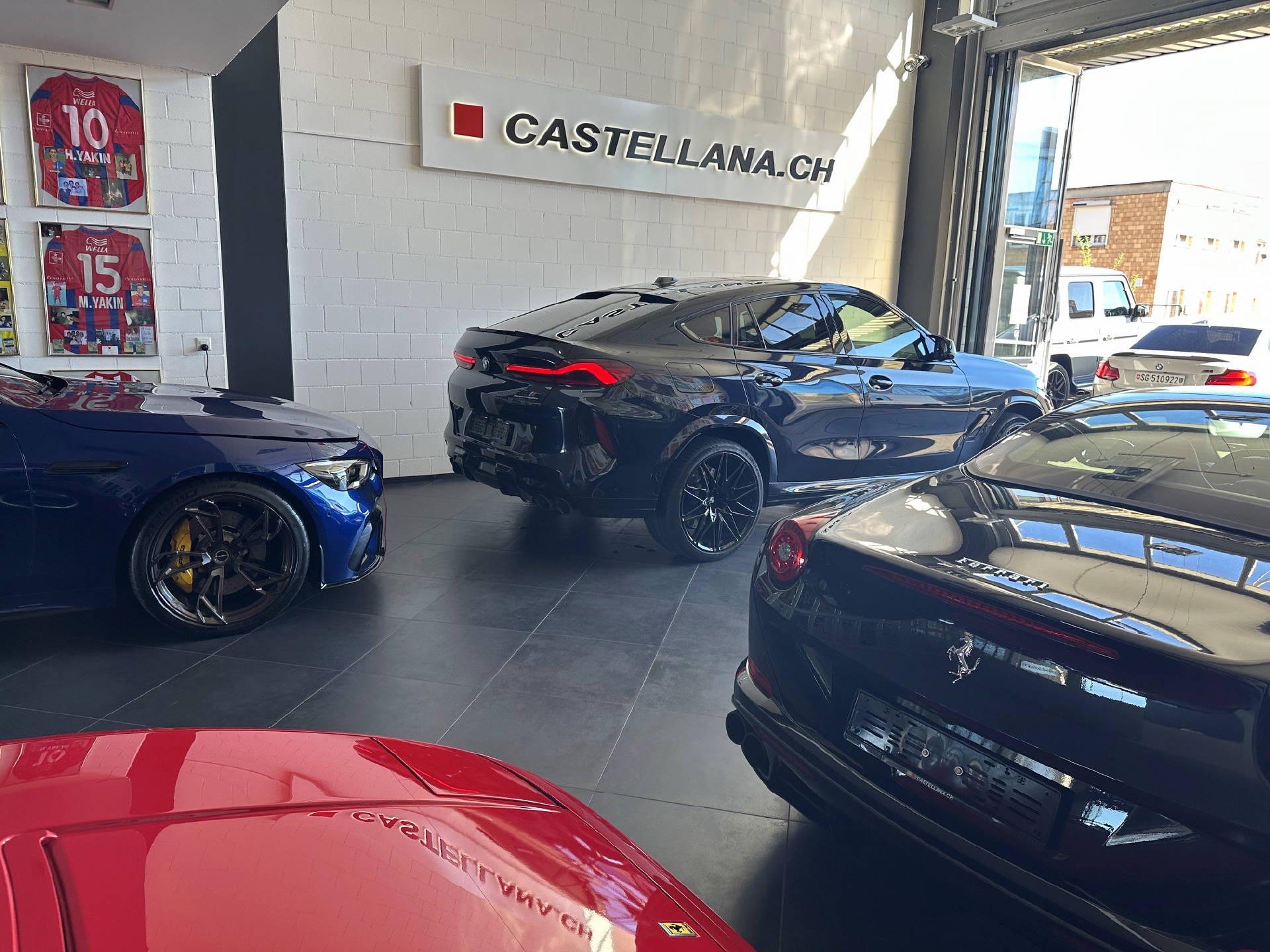BMW X6 M Competition-showroom-element-3