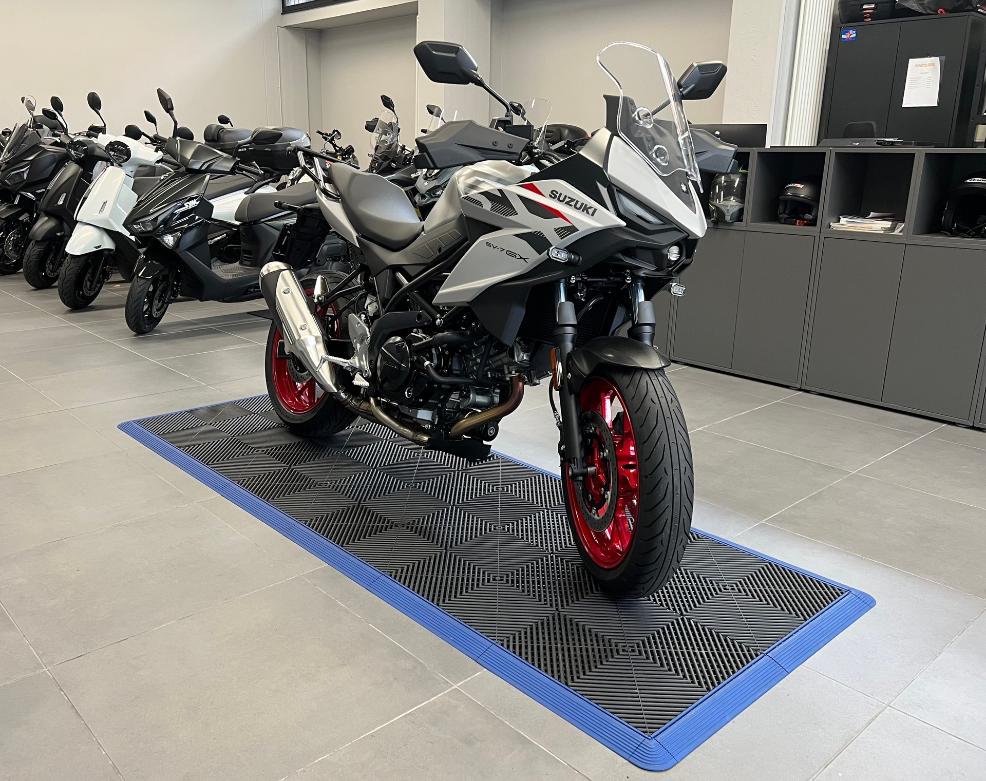 SUZUKI SV 7GX-image-0