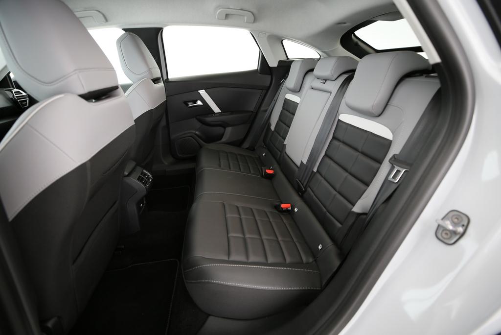 CITROEN Citroën C4 1.2 Hybrid Max-image-9