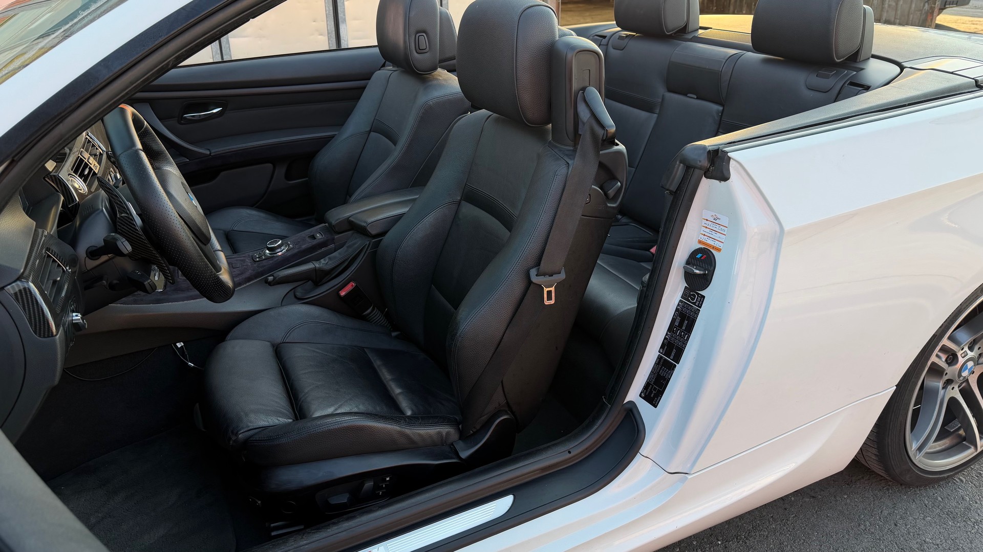 BMW 335i Cabriolet DSG-image-11