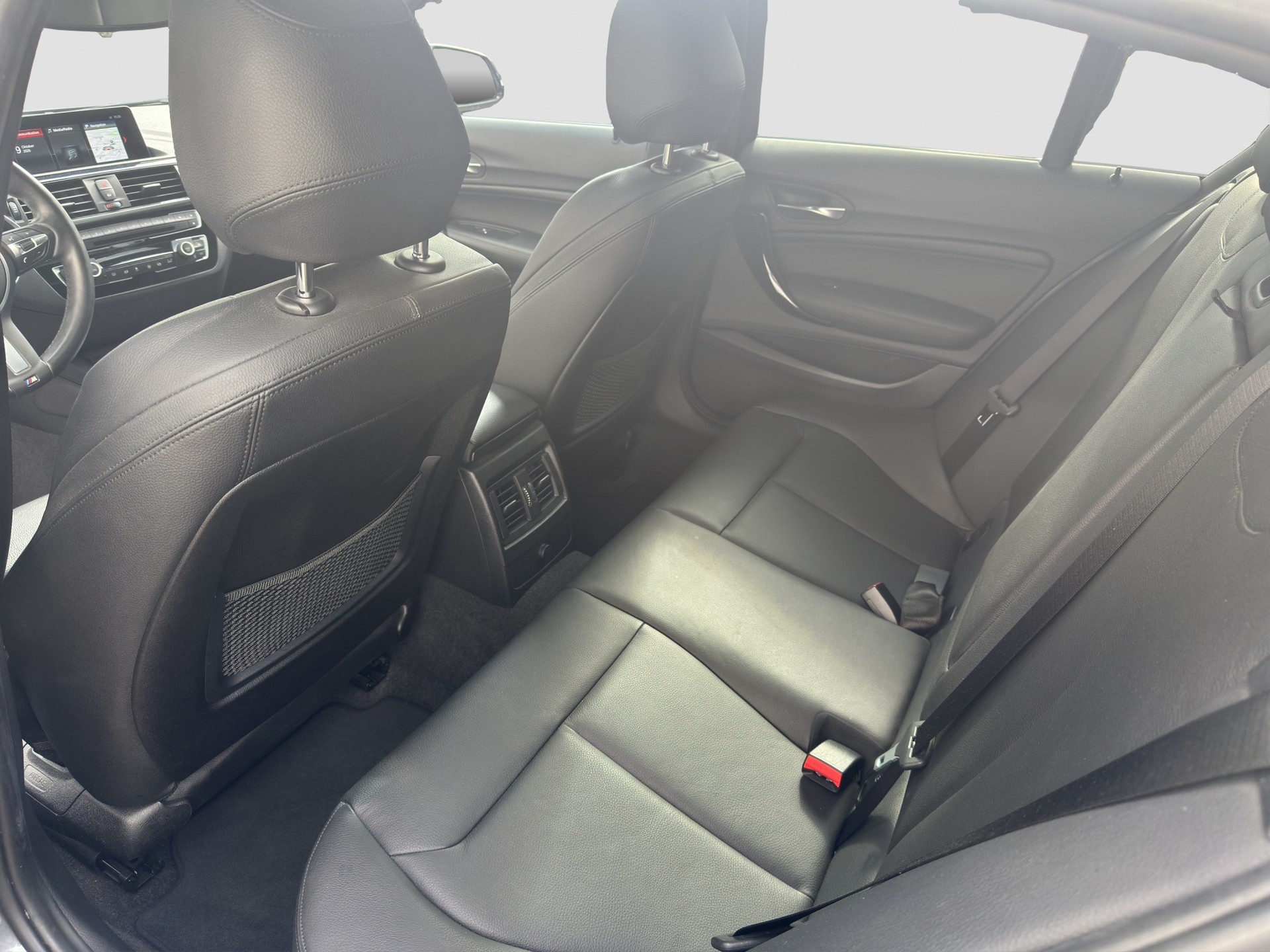 BMW M140i xDrive Steptronic-image-10
