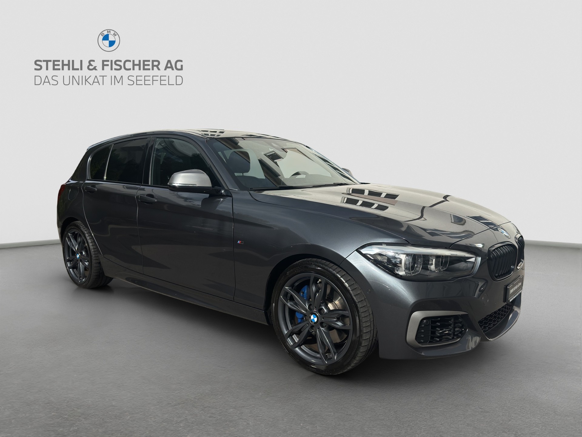 BMW M140i xDrive Steptronic-showroom-element-2