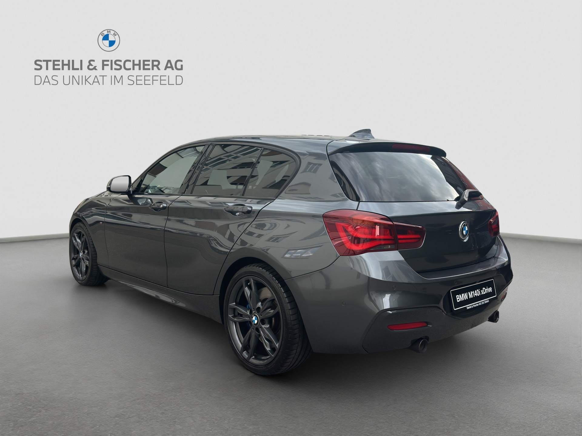 BMW M140i xDrive Steptronic-image-7