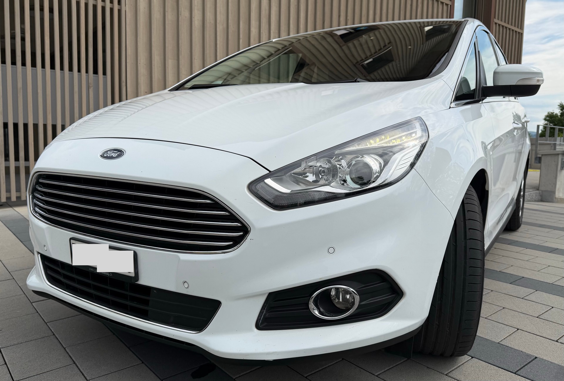 FORD S-Max 2.0 TDCi *7 Plätzer*Allrad*-image-1
