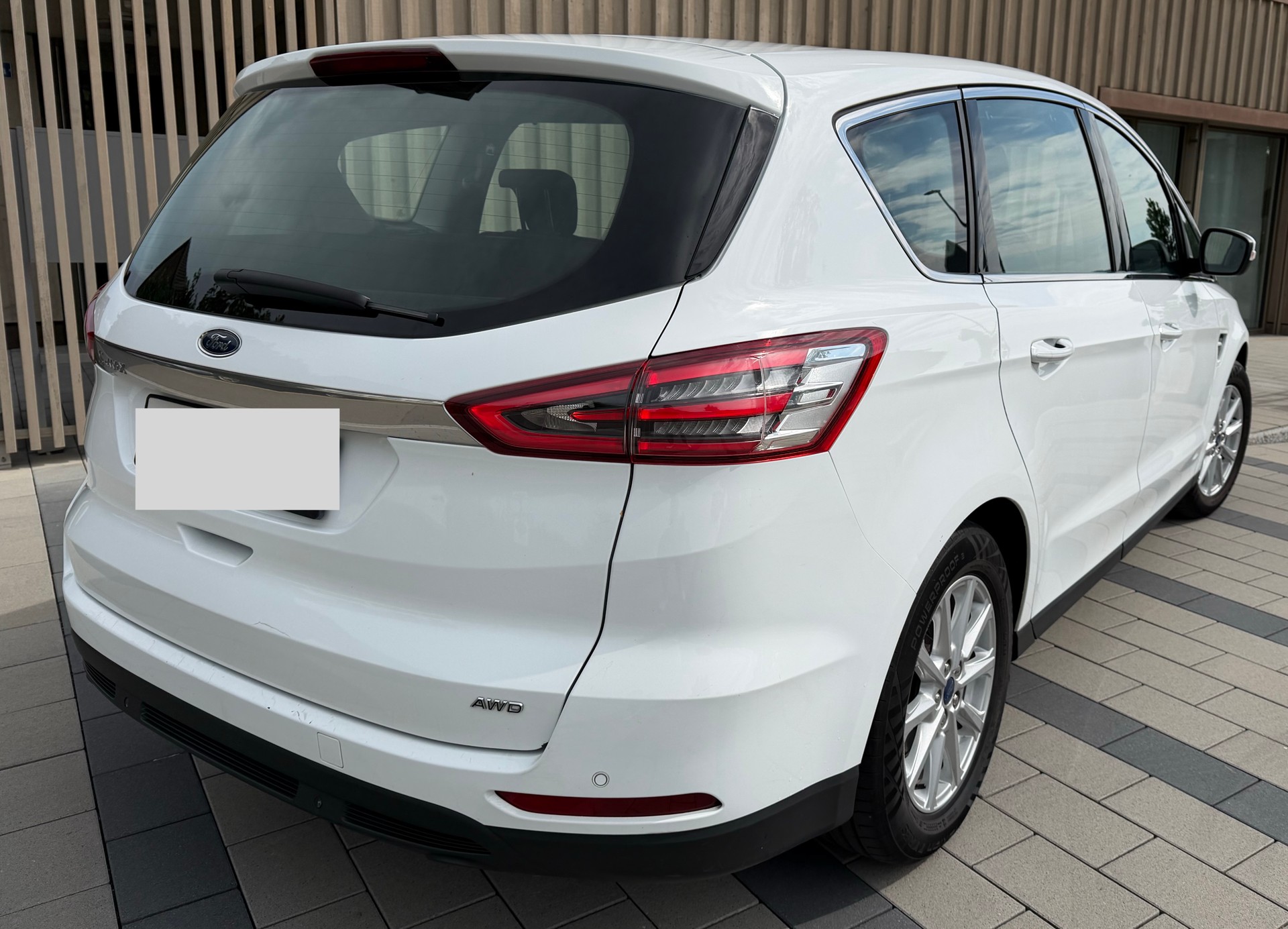 FORD S-Max 2.0 TDCi *7 Plätzer*Allrad*-image-2