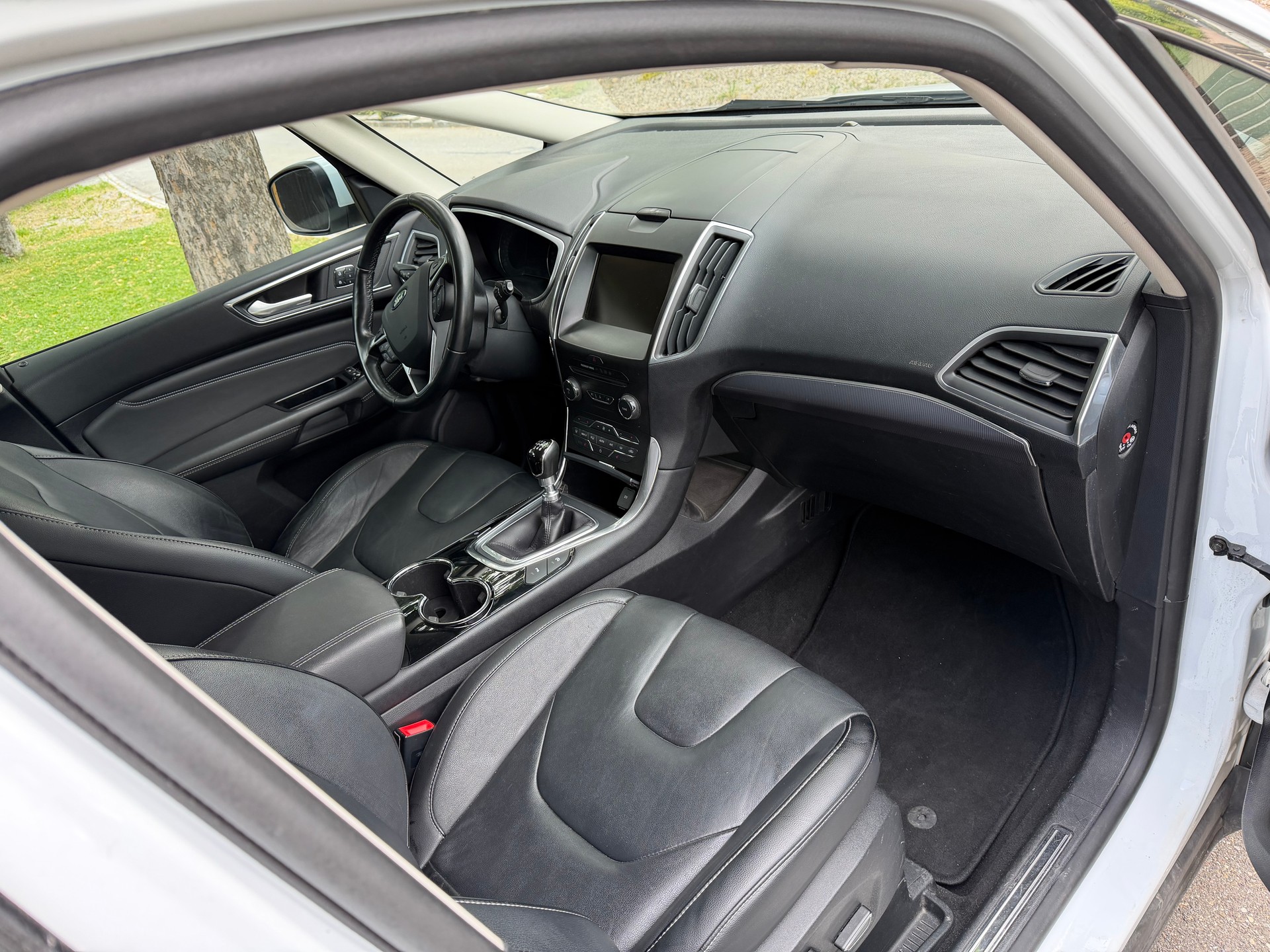 FORD S-Max 2.0 TDCi *7 Plätzer*Allrad*-image-4