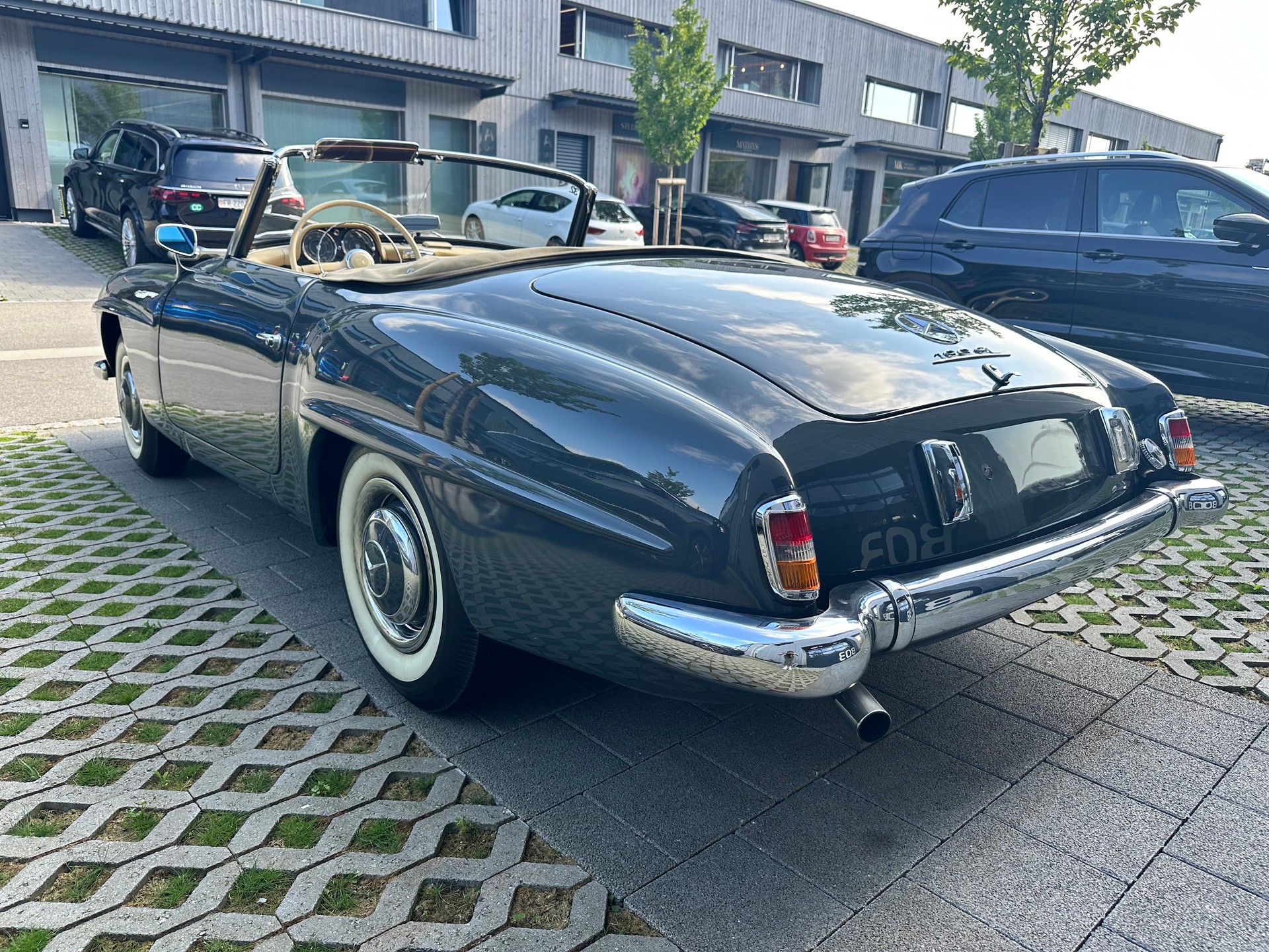 MERCEDES-BENZ SL-image-1