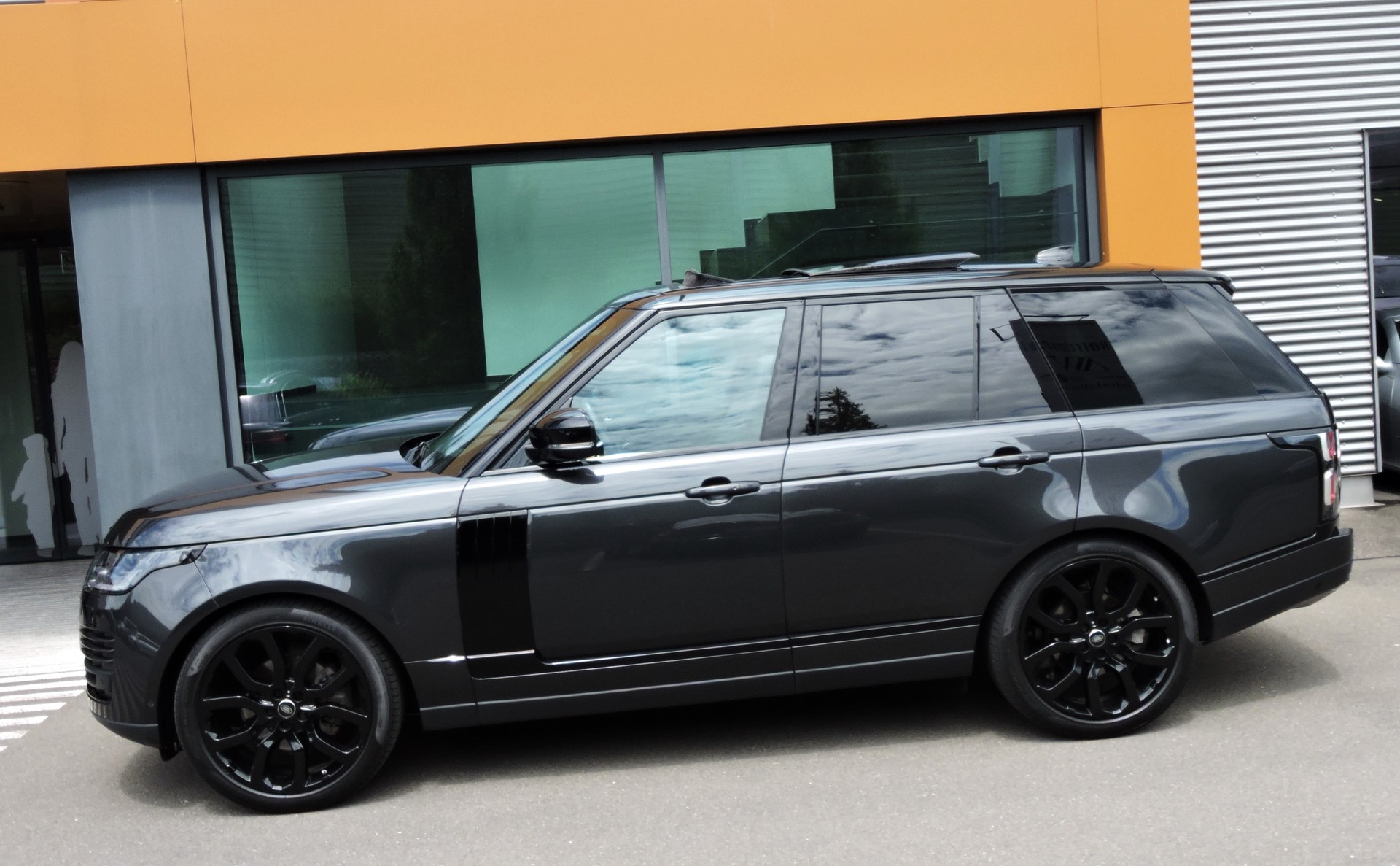 LAND ROVER RR 3.0SDV6 HSE-showroom-element-2