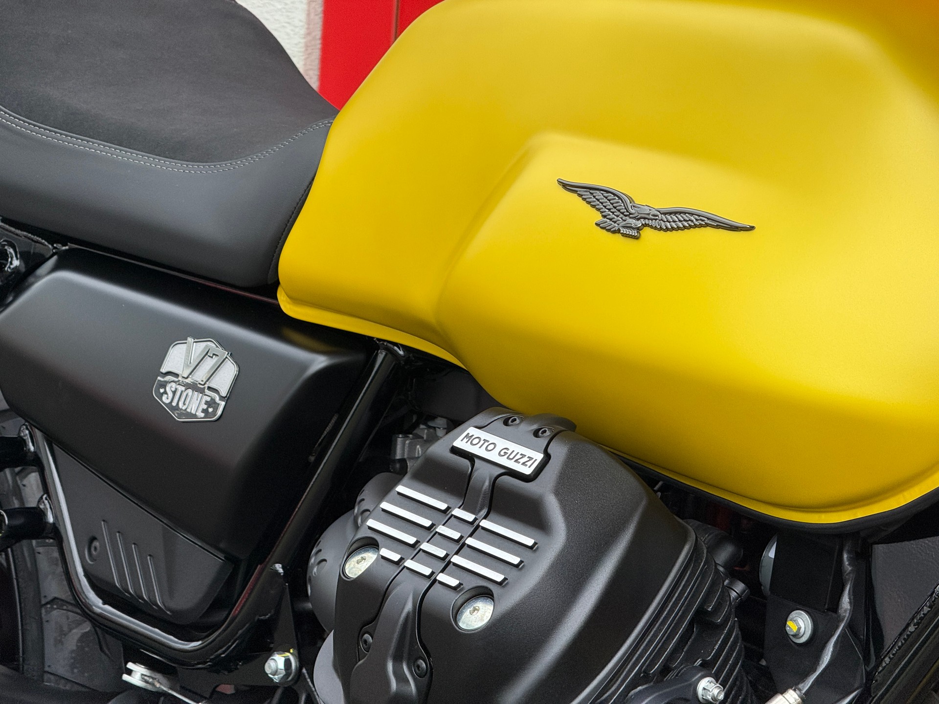 MOTO GUZZI V7 IV 850 Stone-image-5