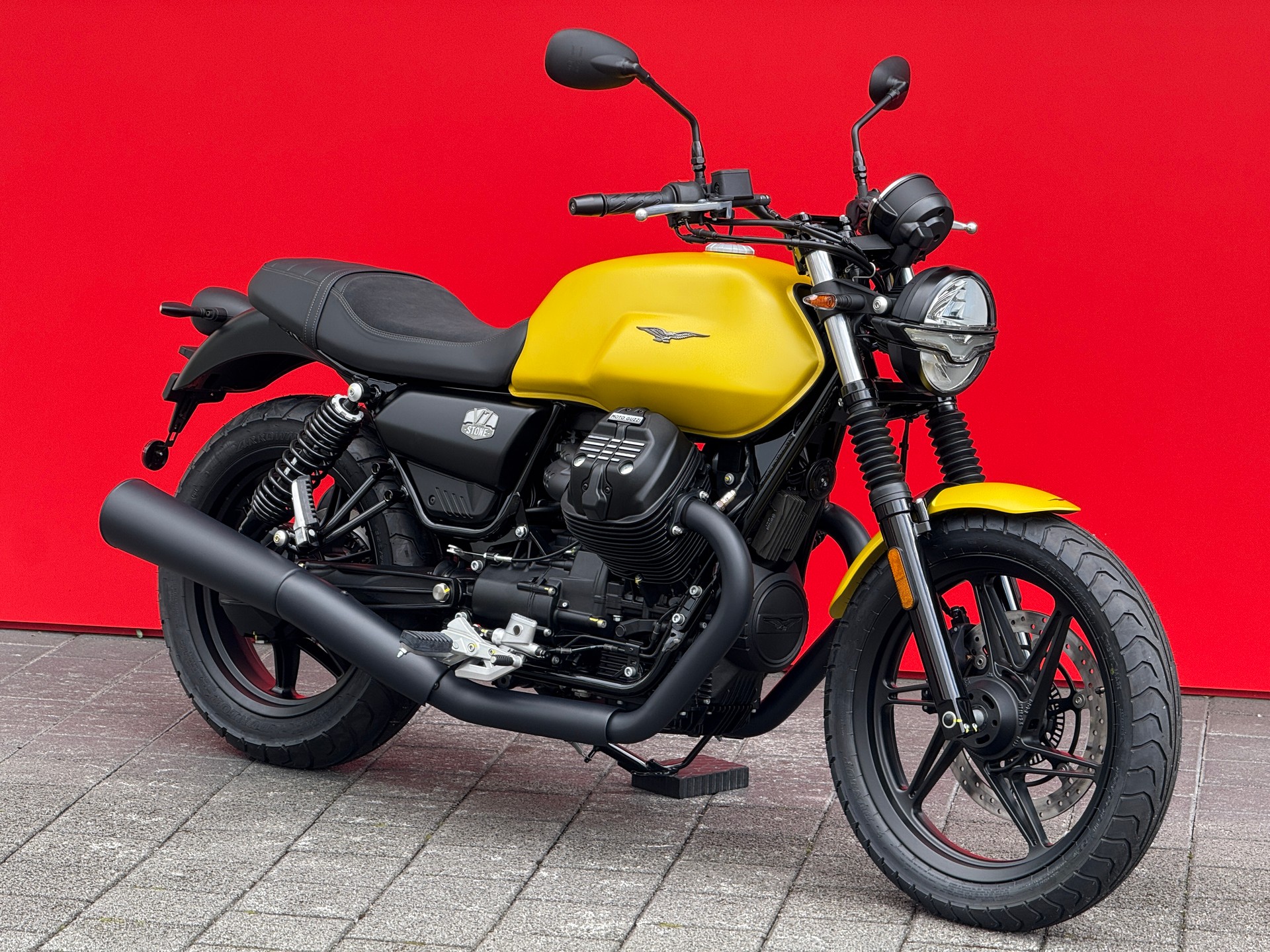 MOTO GUZZI V7 IV 850 Stone-image-14