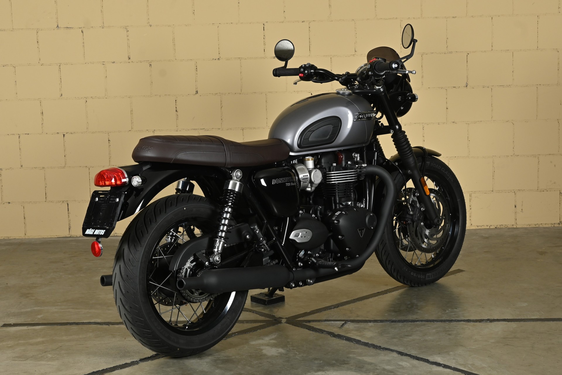 TRIUMPH Bonneville T120 Black-image-6