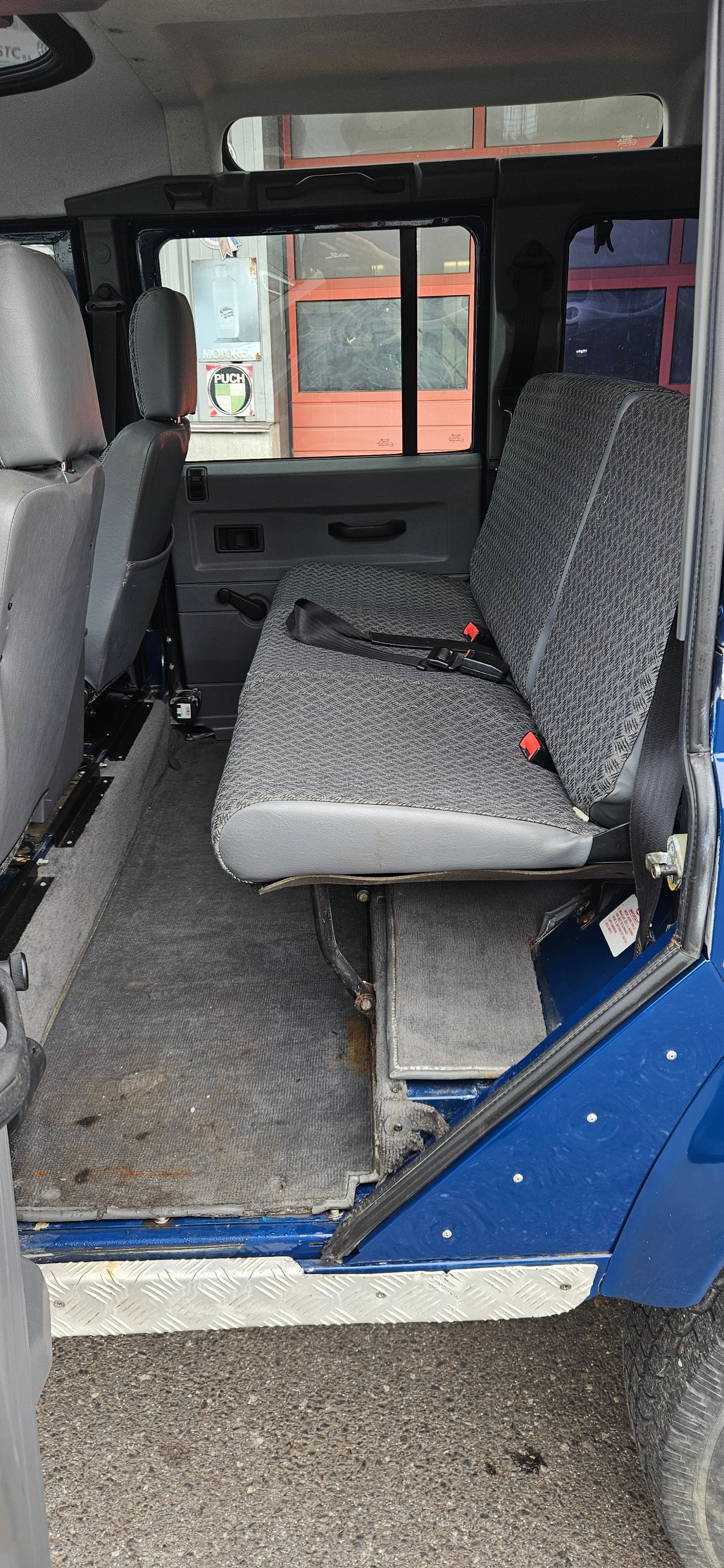 LAND ROVER Defender 110 SW 2.5 Td5-image-8