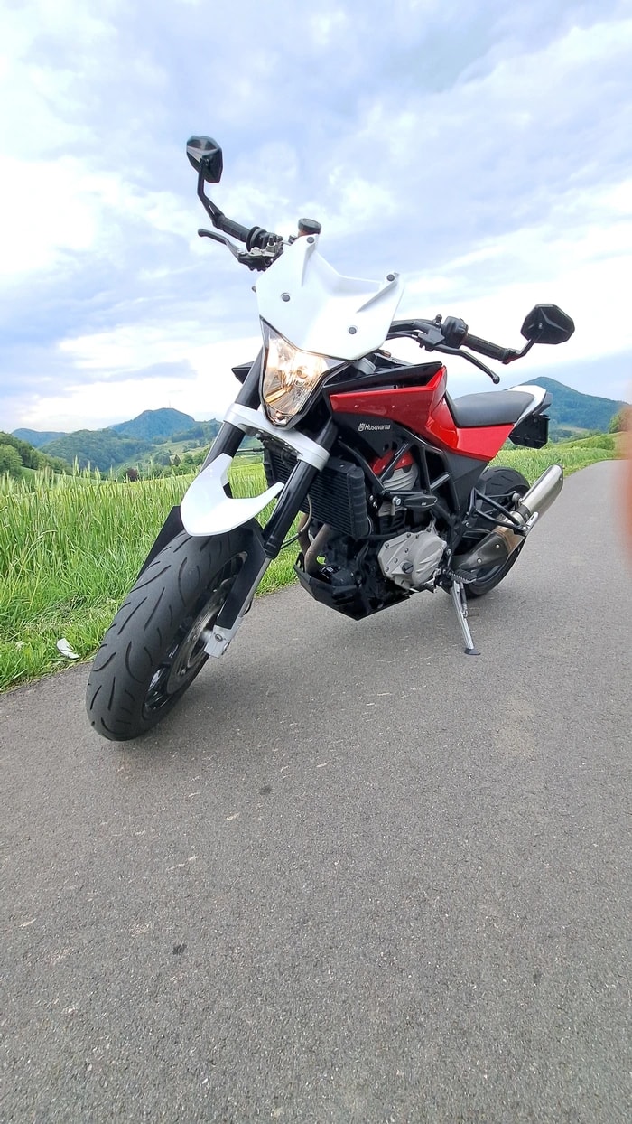 HUSQVARNA Nuda 900 R ABS-image-1