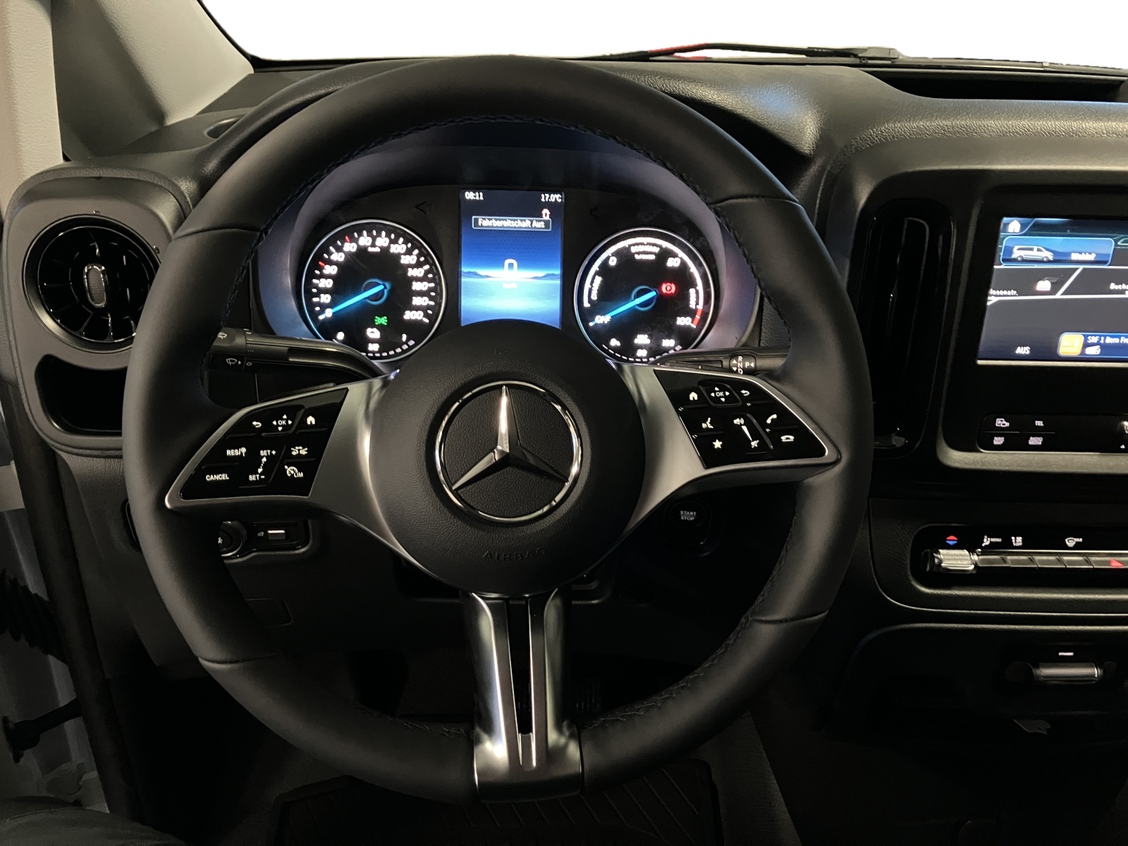 MERCEDES-BENZ eVito 129 KA 3200mm L Worker-image-11
