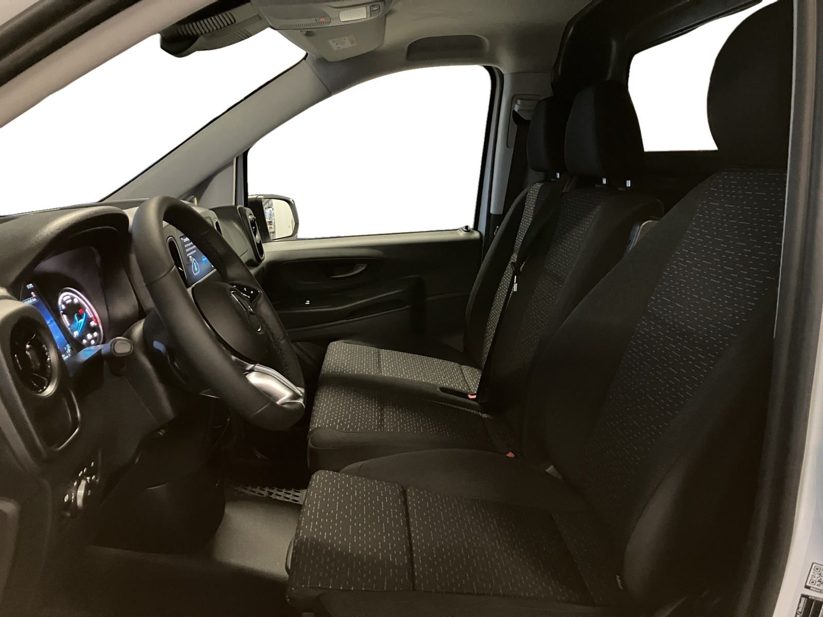 MERCEDES-BENZ eVito 129 KA 3200mm L Worker-image-6