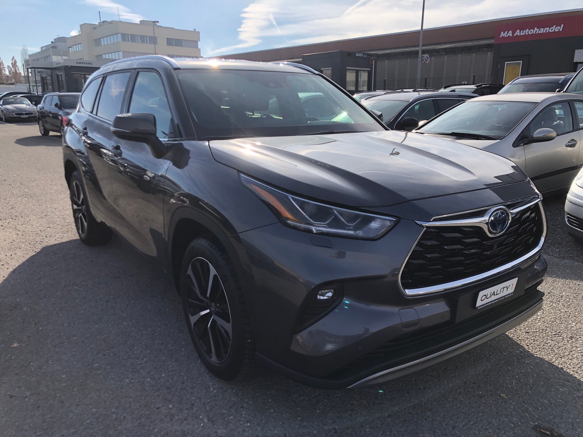 TOYOTA Highlander 2.5 HSD Premium e-CVT-showroom-element-2
