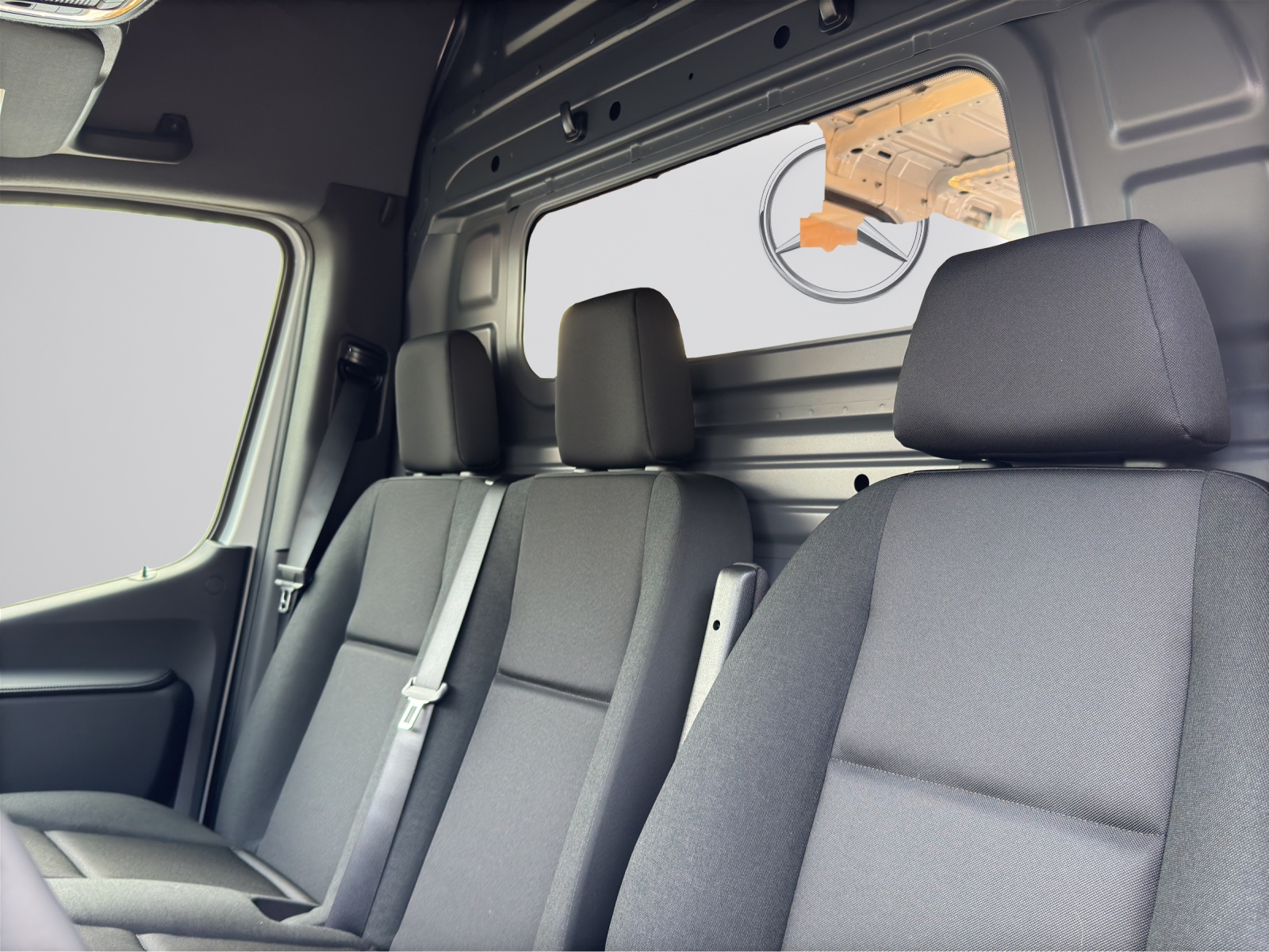 MERCEDES-BENZ E-SPRINTER 320 KA 3665MM-image-11