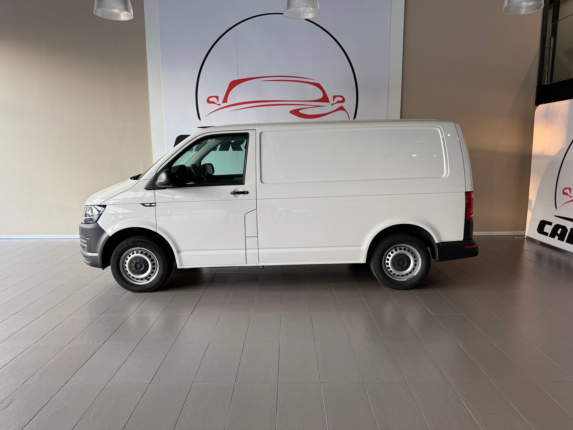 VW T6 2.0 TDI-showroom-element-1