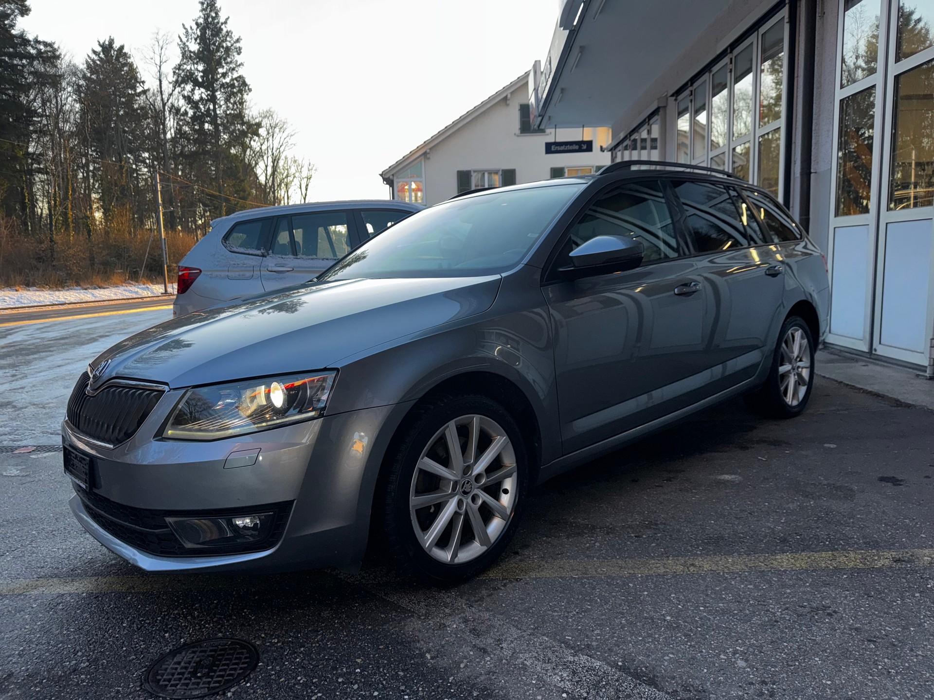 SKODA Octavia Combi 1.8 TSI Elegance DSG-showroom-element-1