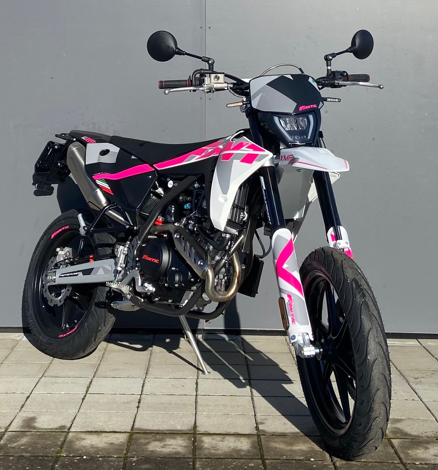 FANTIC Pink Edition-image-3