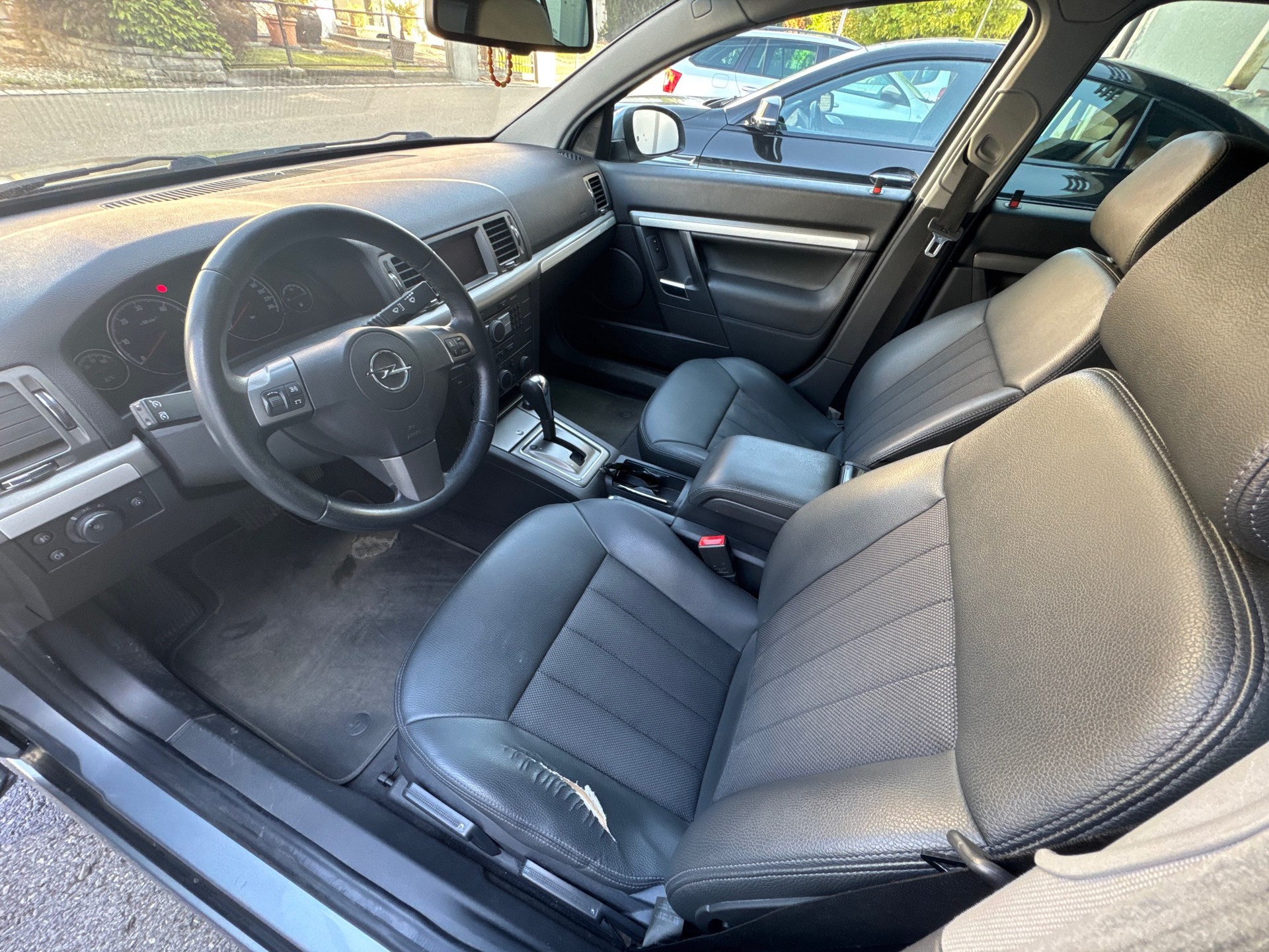 OPEL Signum 1.9 CDTi 16V Diamond Automatic-image-13