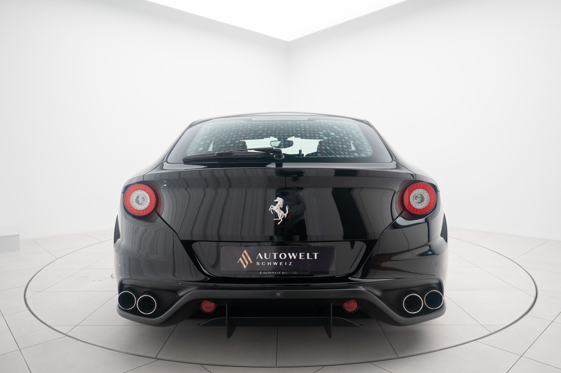 FERRARI FF-image-3