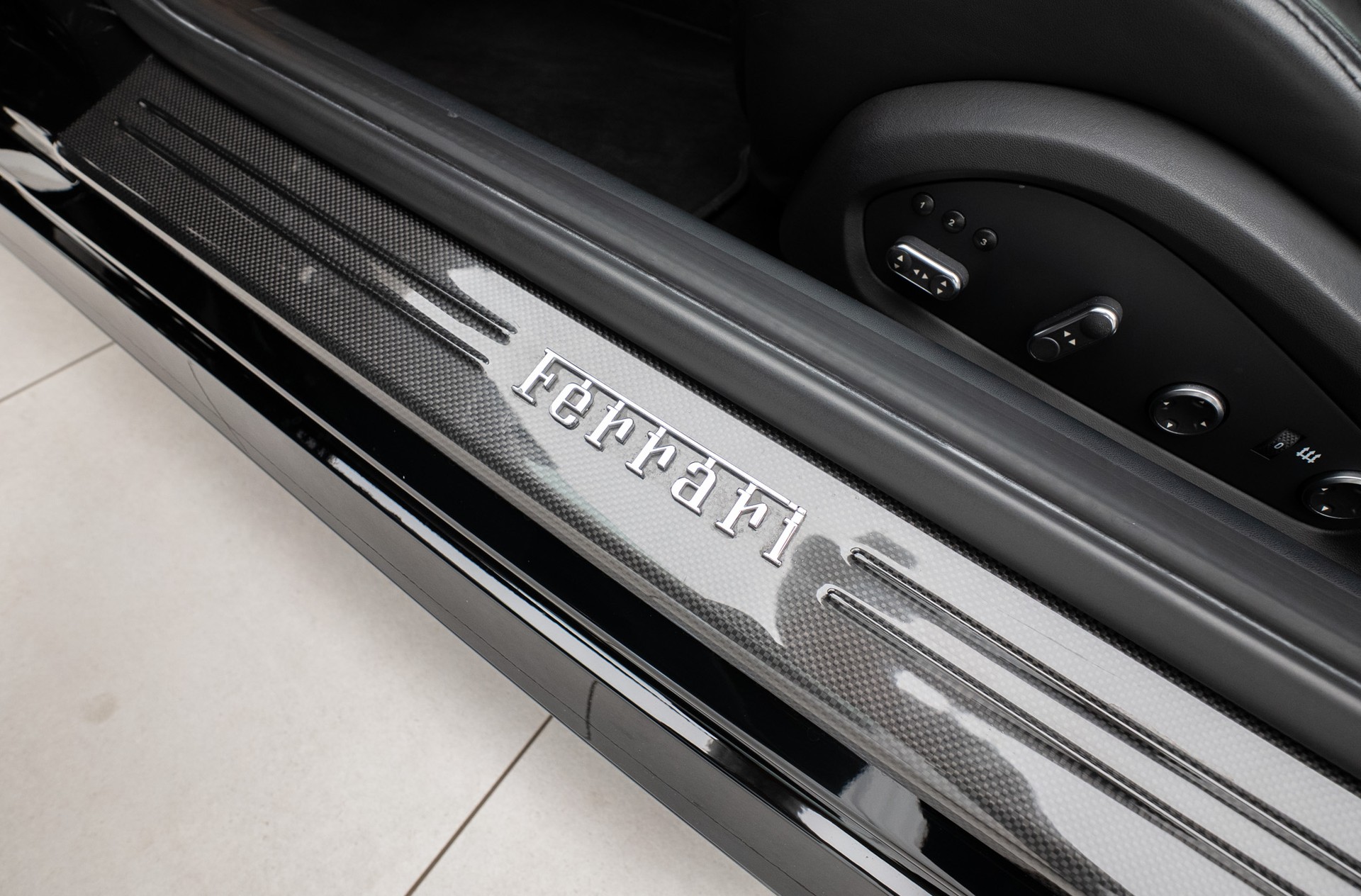 FERRARI FF-image-11