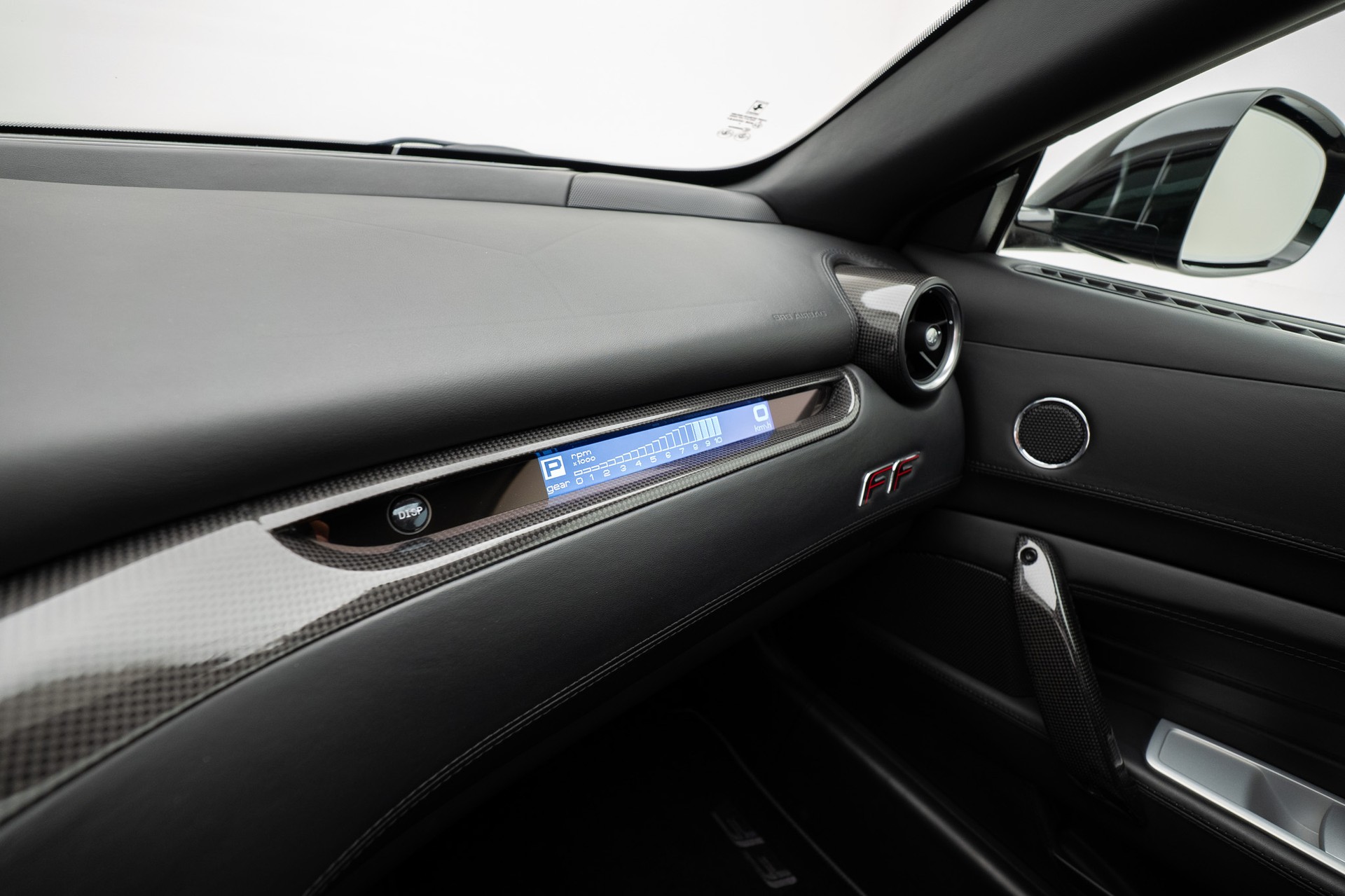 FERRARI FF-image-9