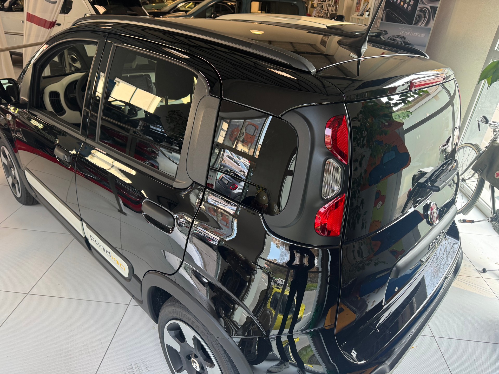 FIAT Panda 1.0 MHEV City CROSS-image-3