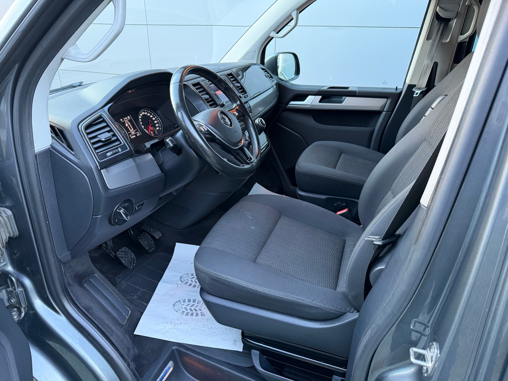 VW T6 Multivan 2.0 Bi-TDI Comfortline 4Motion-image-8