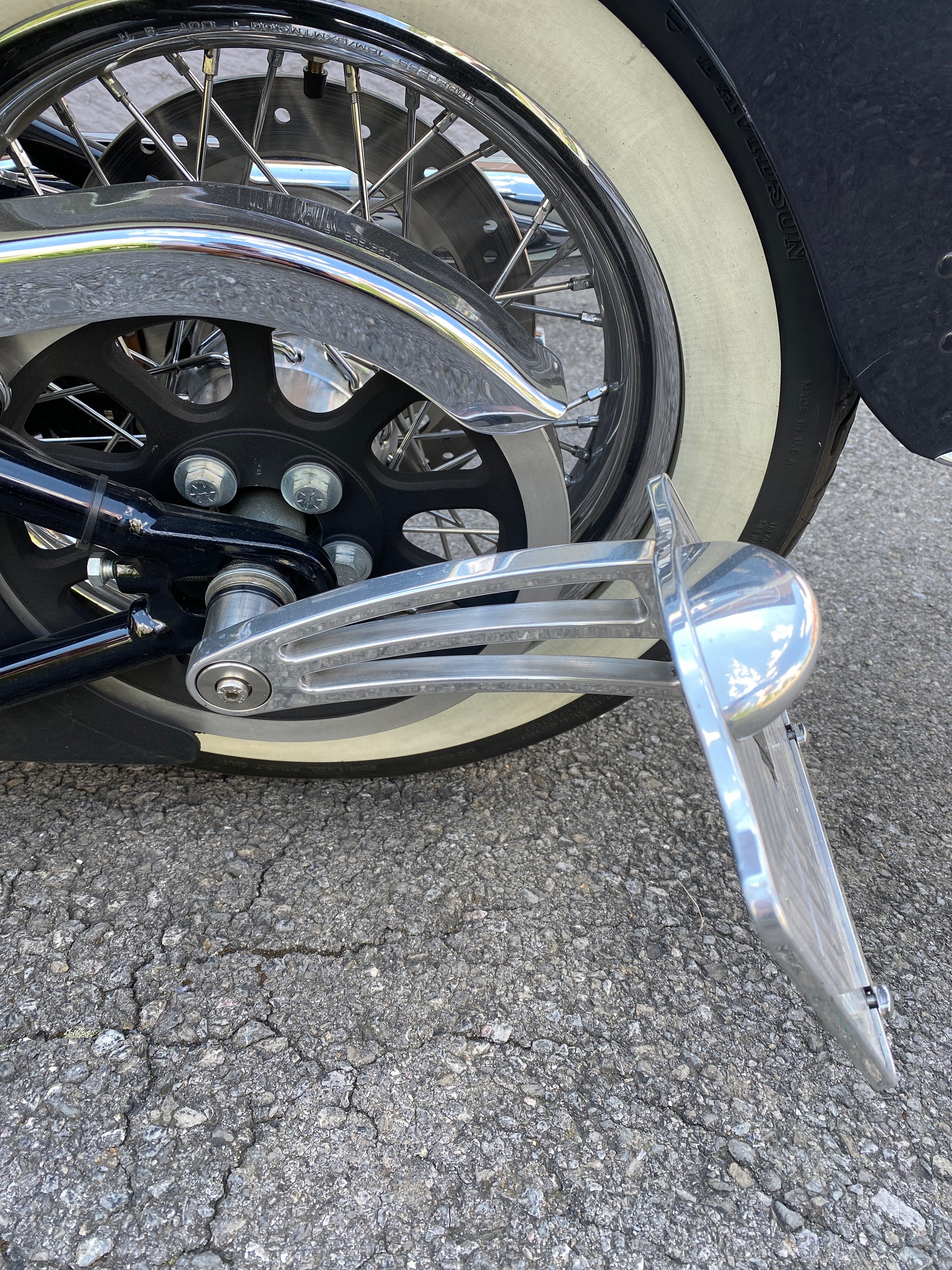 HARLEY-DAVIDSON FLSTN Softail Deluxe ABS-image-9