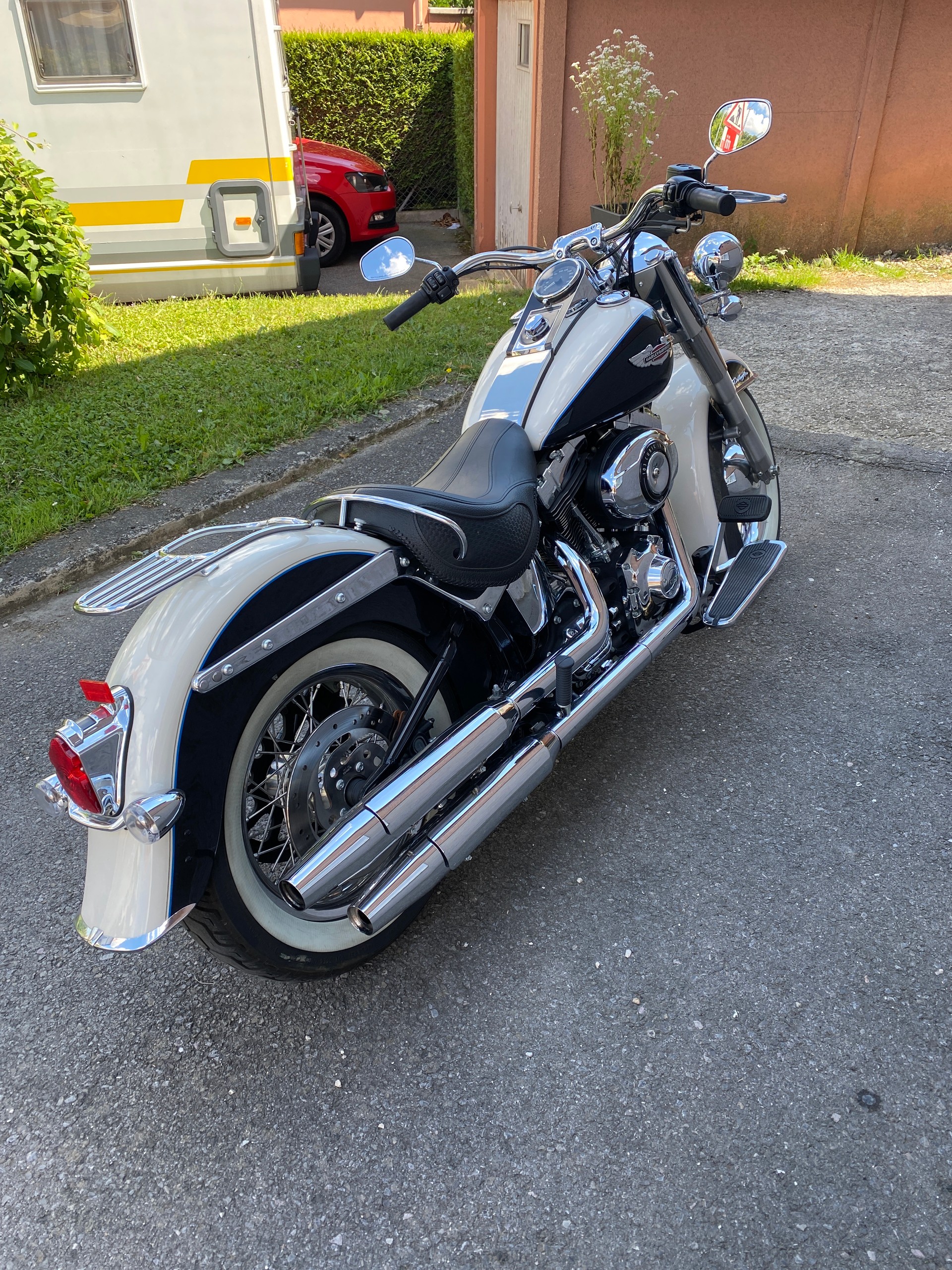 HARLEY-DAVIDSON FLSTN Softail Deluxe ABS-image-8
