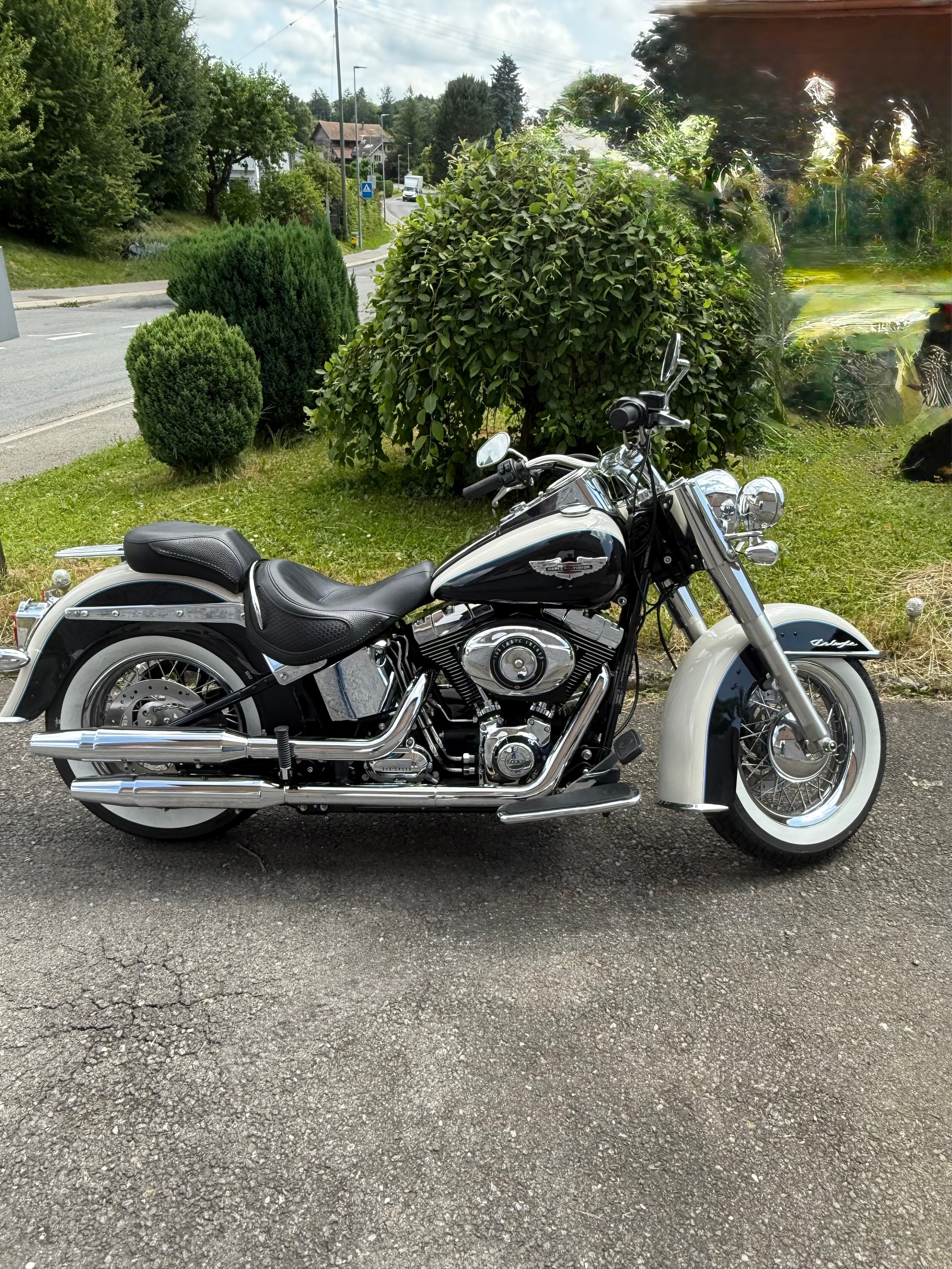 HARLEY-DAVIDSON FLSTN Softail Deluxe ABS-image-0