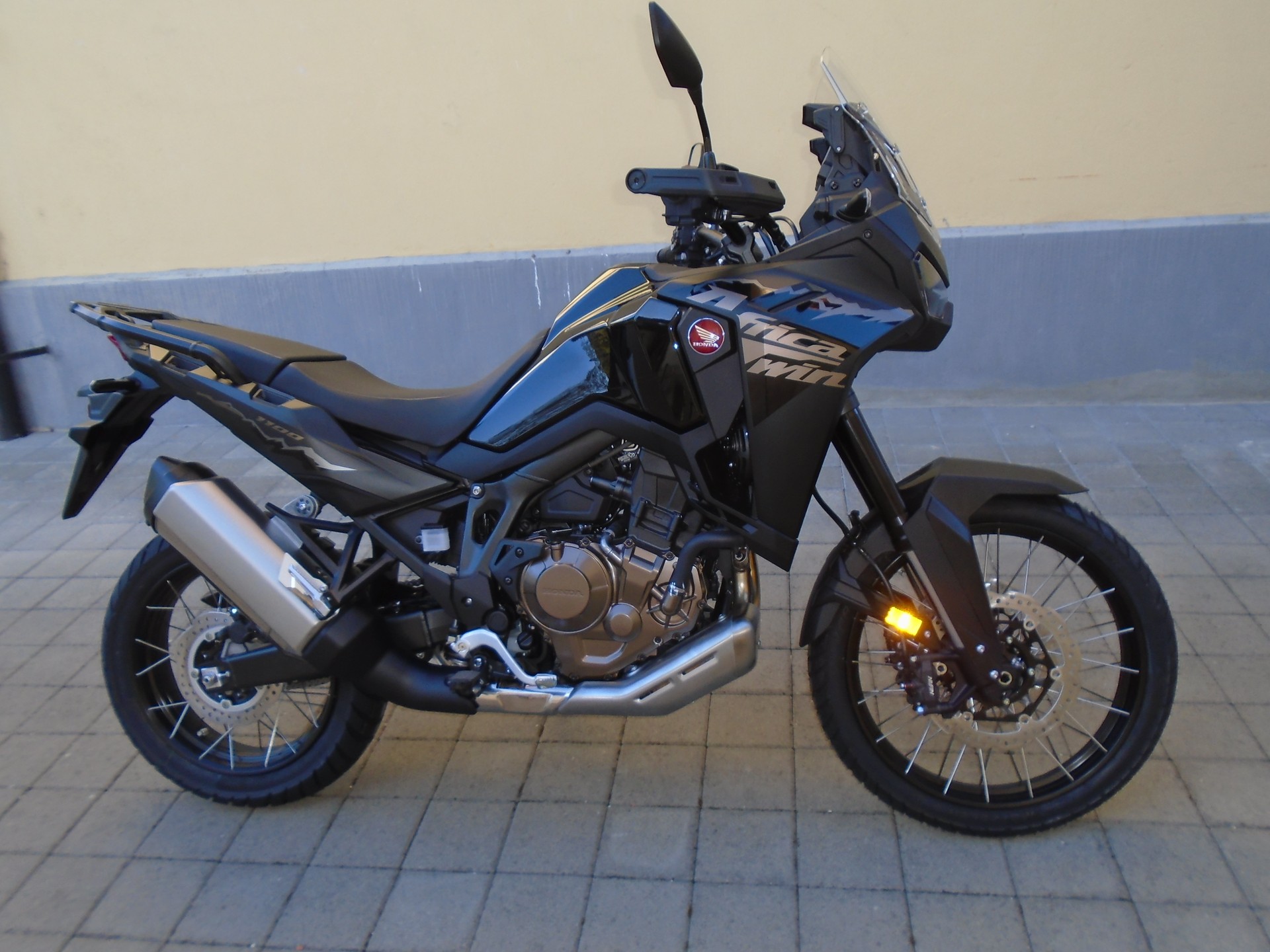 HONDA CRF 1100 Africa Twin-image-0