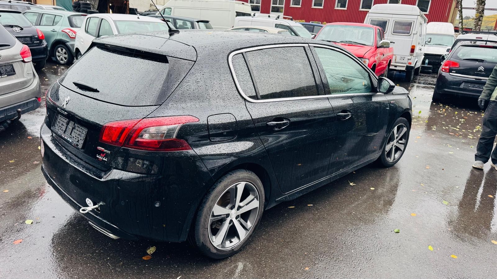 PEUGEOT 308 1.2 Pure Tech GT Line-image-6